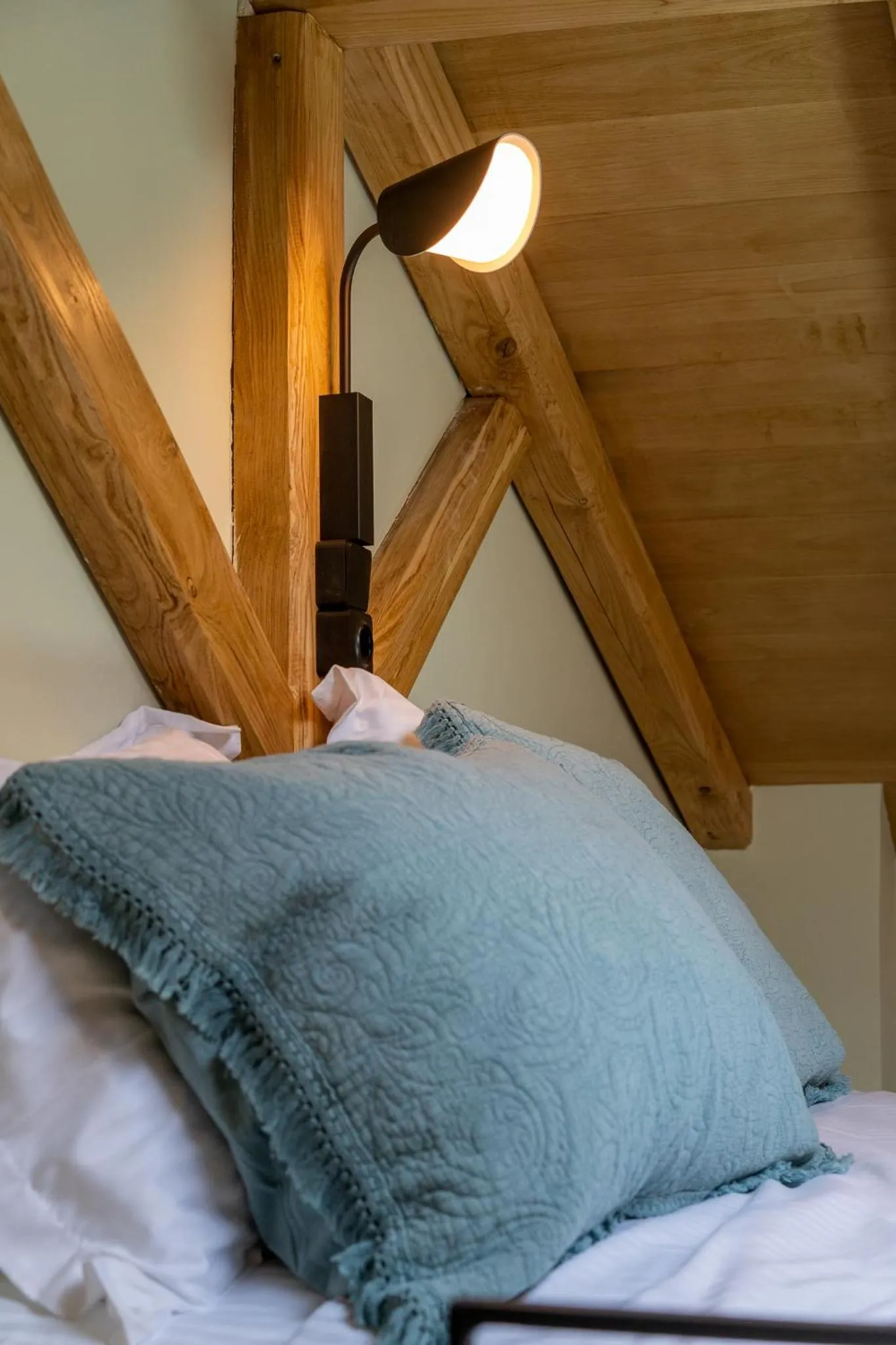 Bed in Akti Vigla Apartments