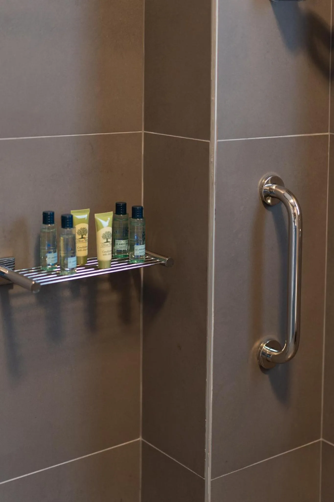 Shower in Akti Vigla Apartments