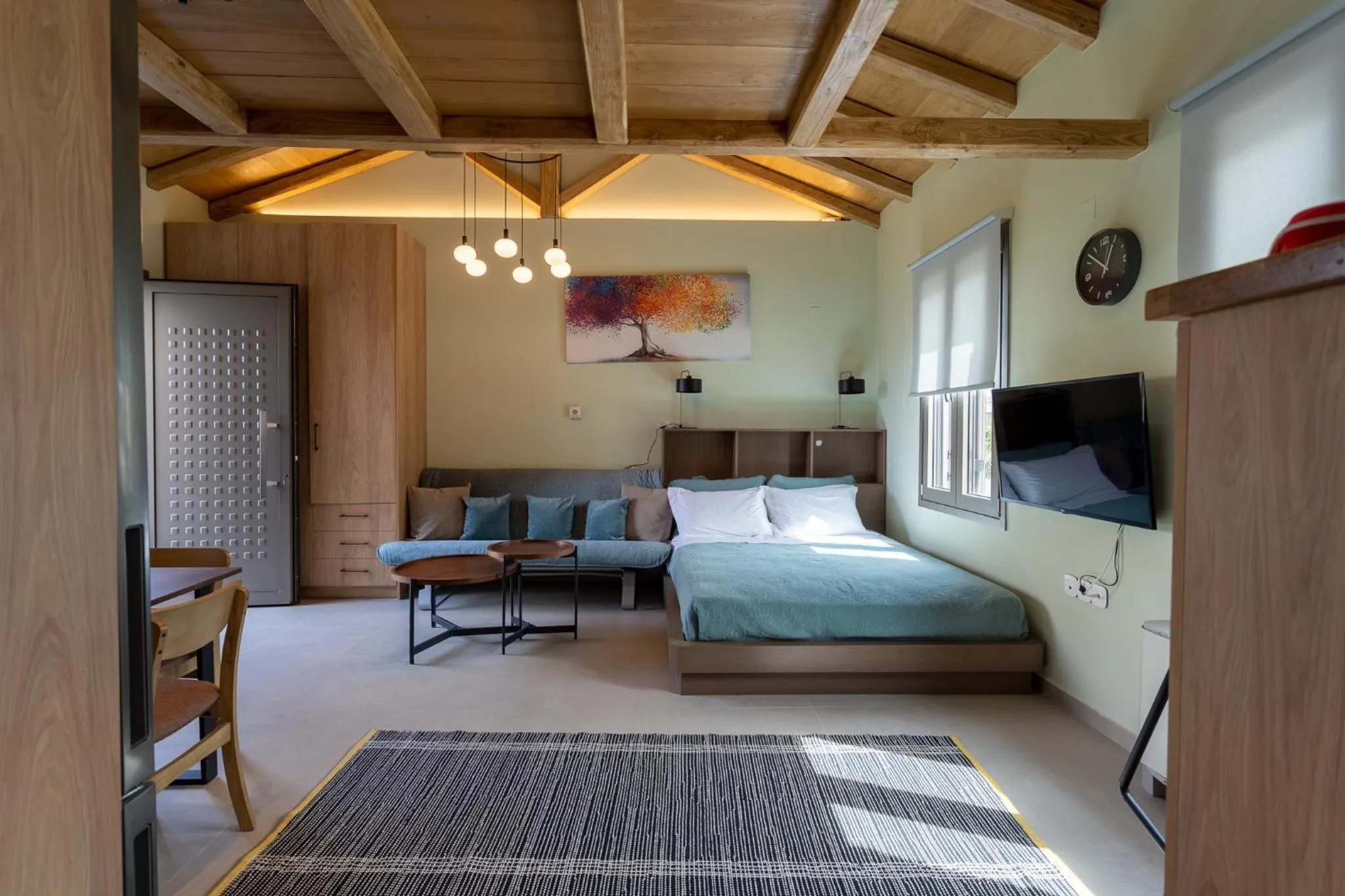 Bed in Akti Vigla Apartments