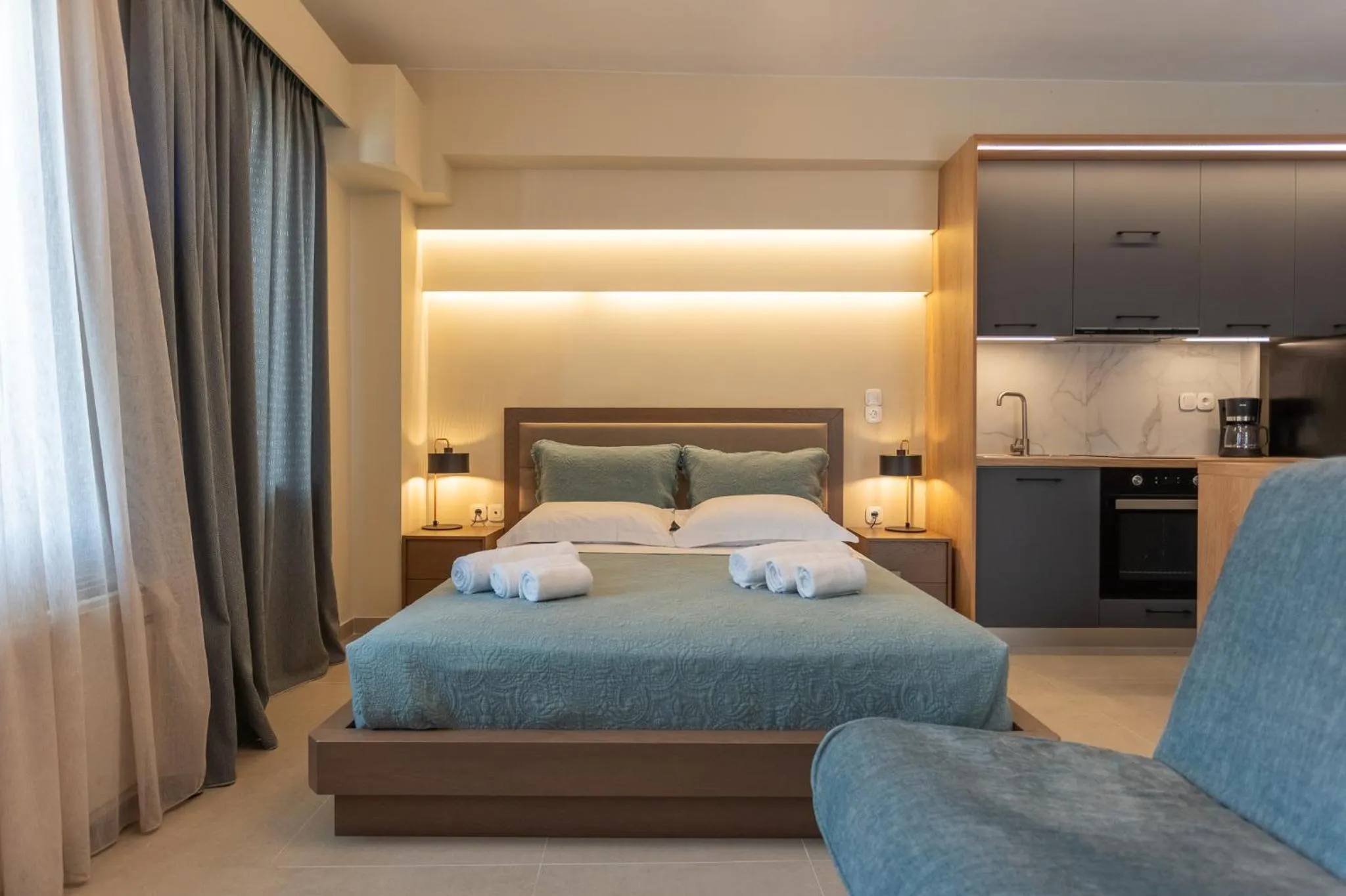 Bed in Akti Vigla Apartments