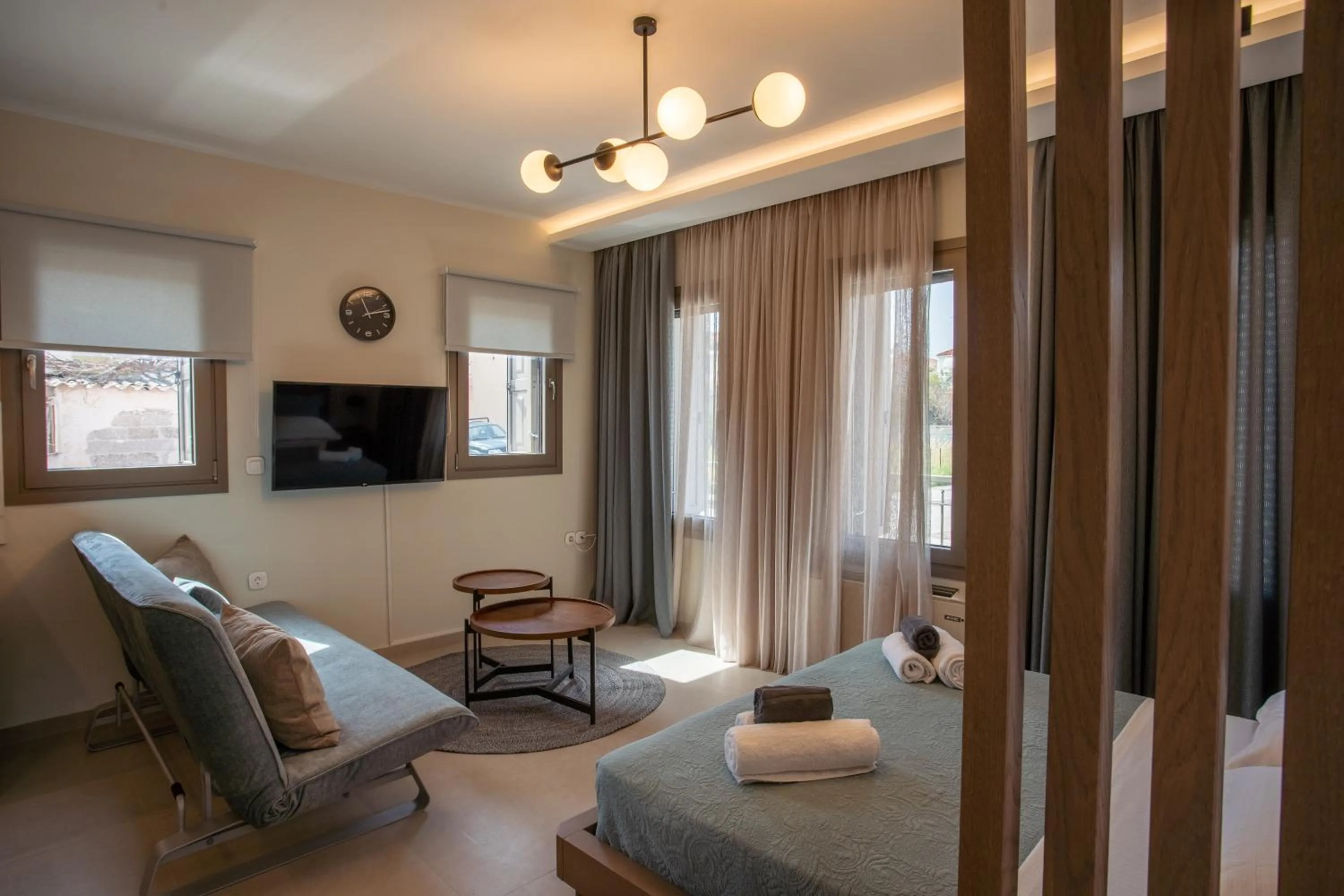 Bed in Akti Vigla Apartments