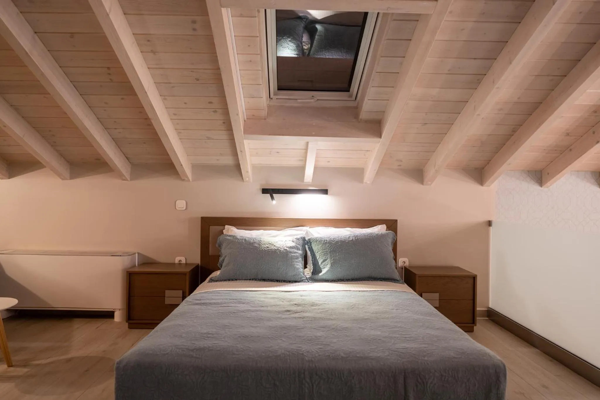 Bed in Akti Vigla Apartments