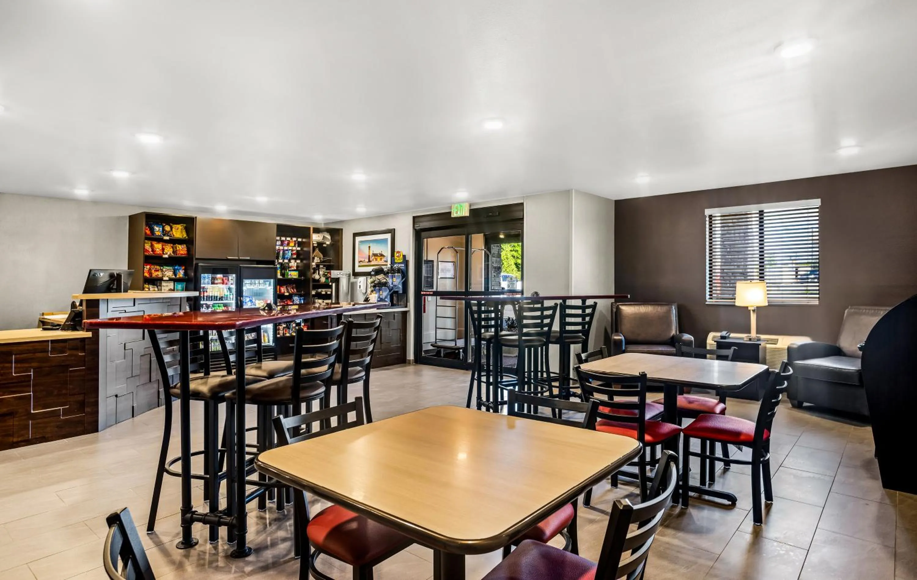 Lobby or reception in My Place Hotel-Savannah Airport/Pooler, GA