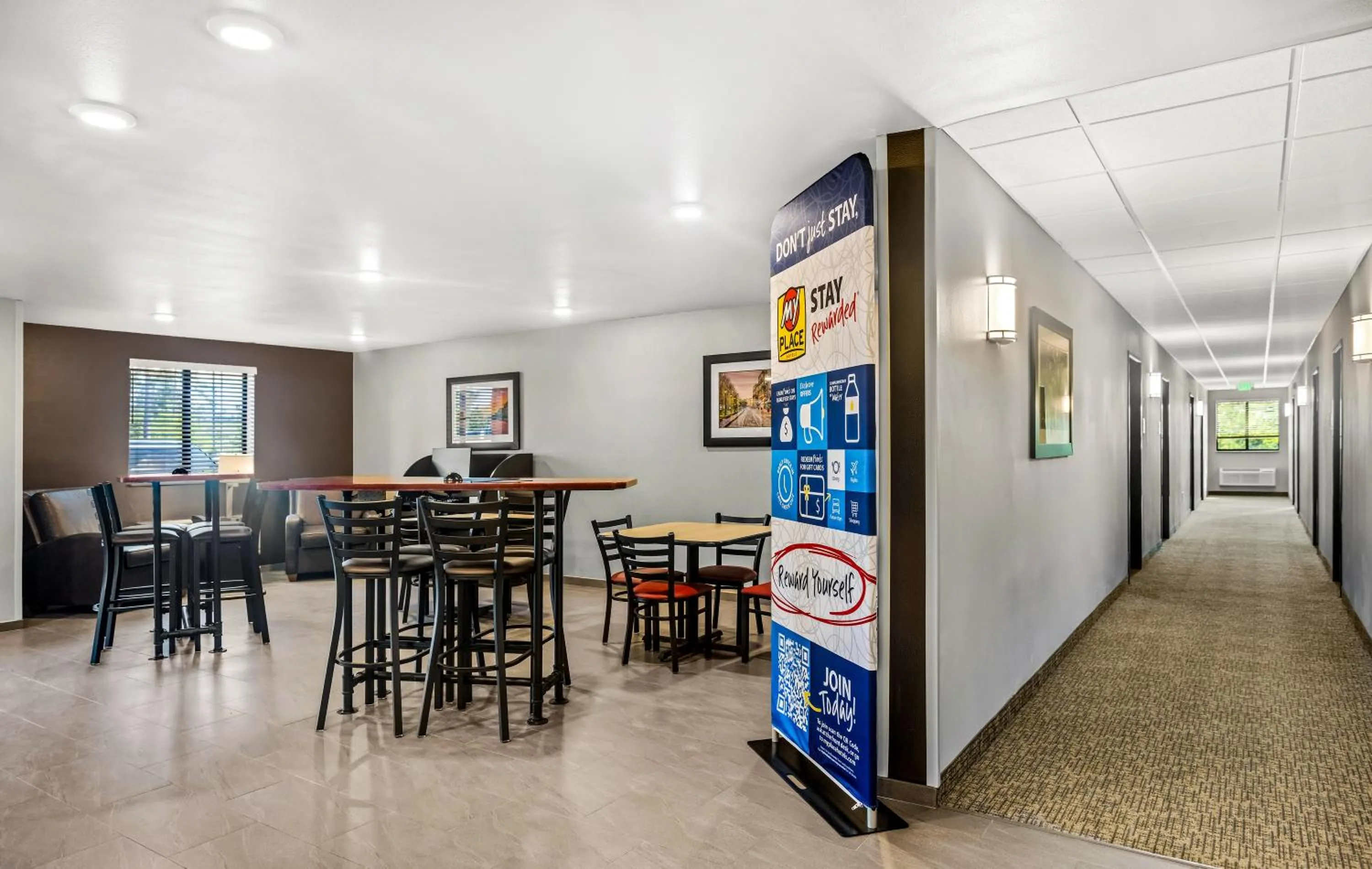 Seating area in My Place Hotel-Savannah Airport/Pooler, GA