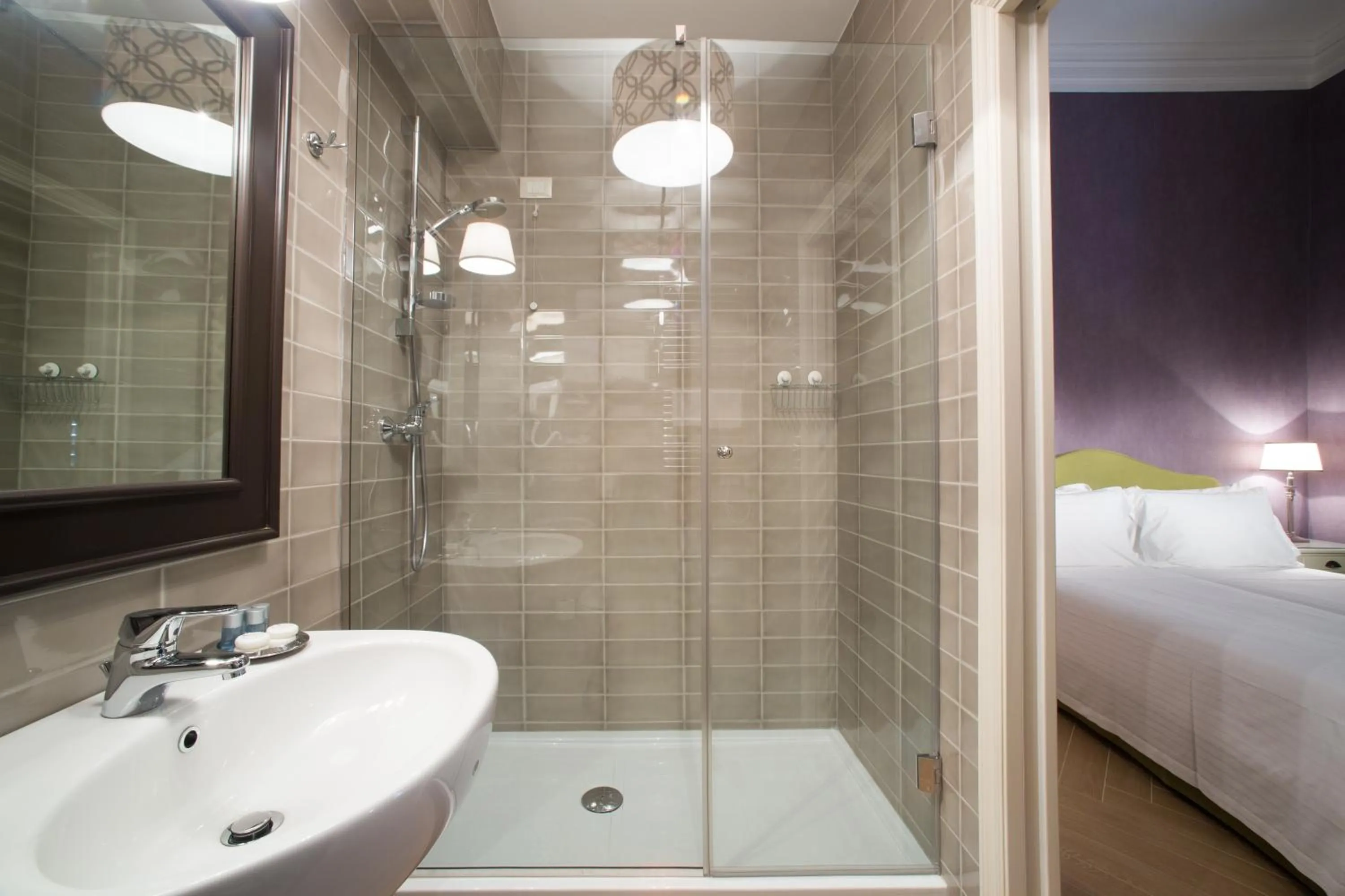 Bathroom, Bed in San Giuliano Inn