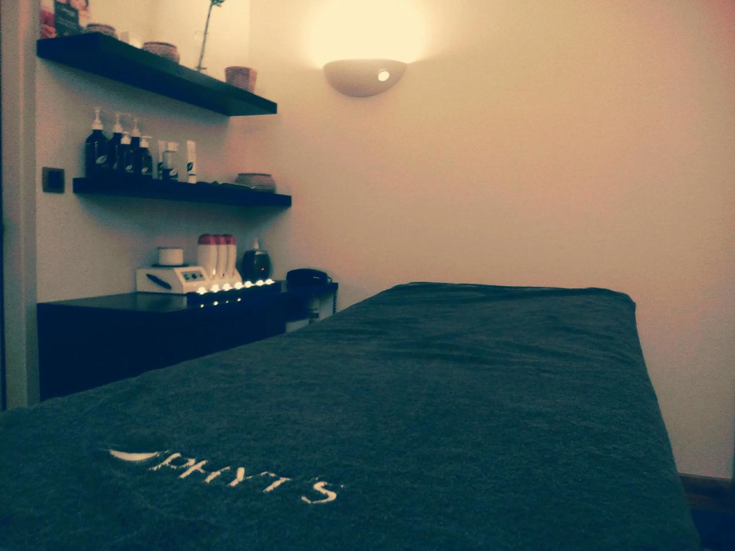 Massage, Bed in Appart Hotel Charles Sander