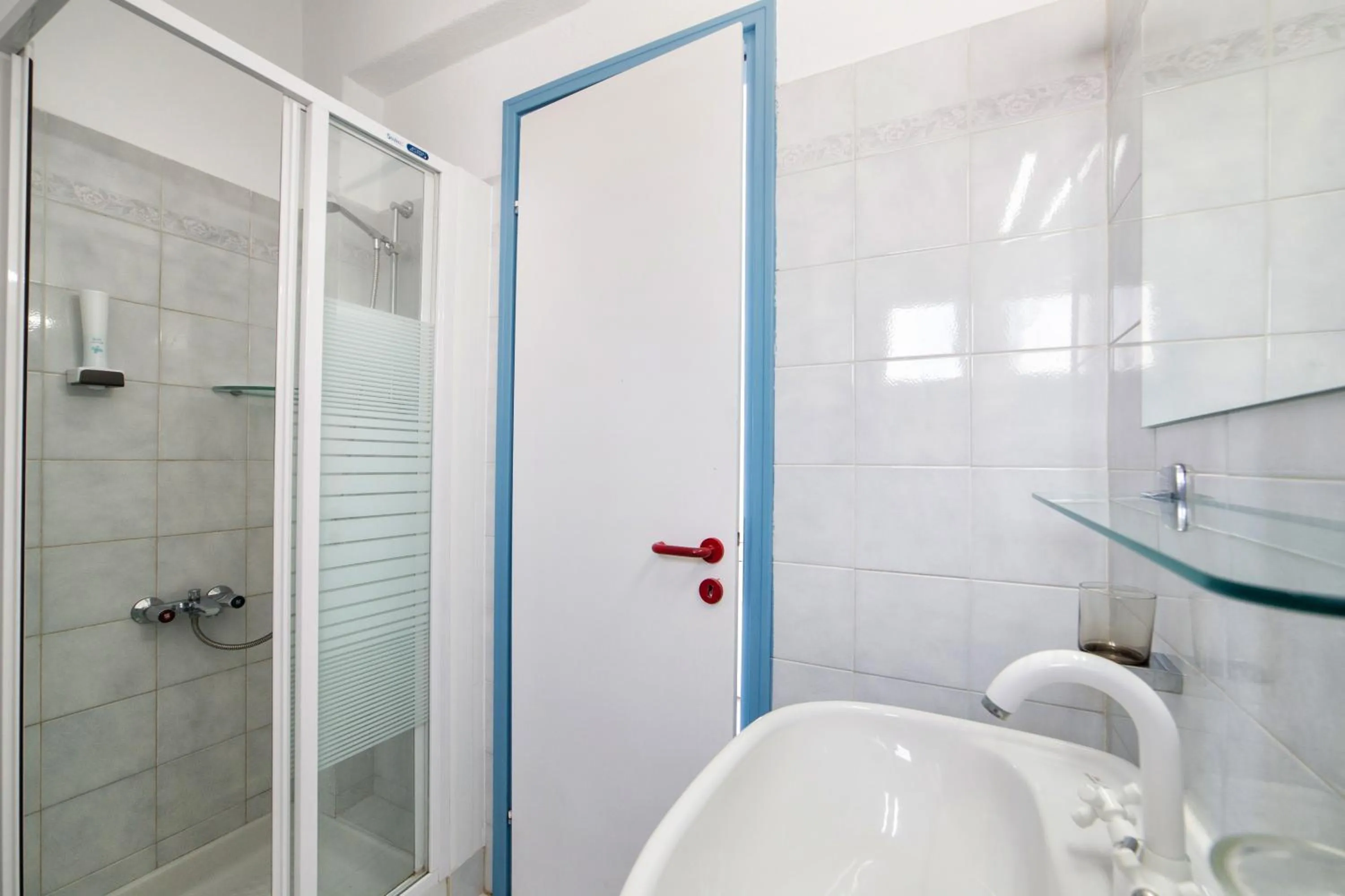 Bathroom in Fivos Apartments