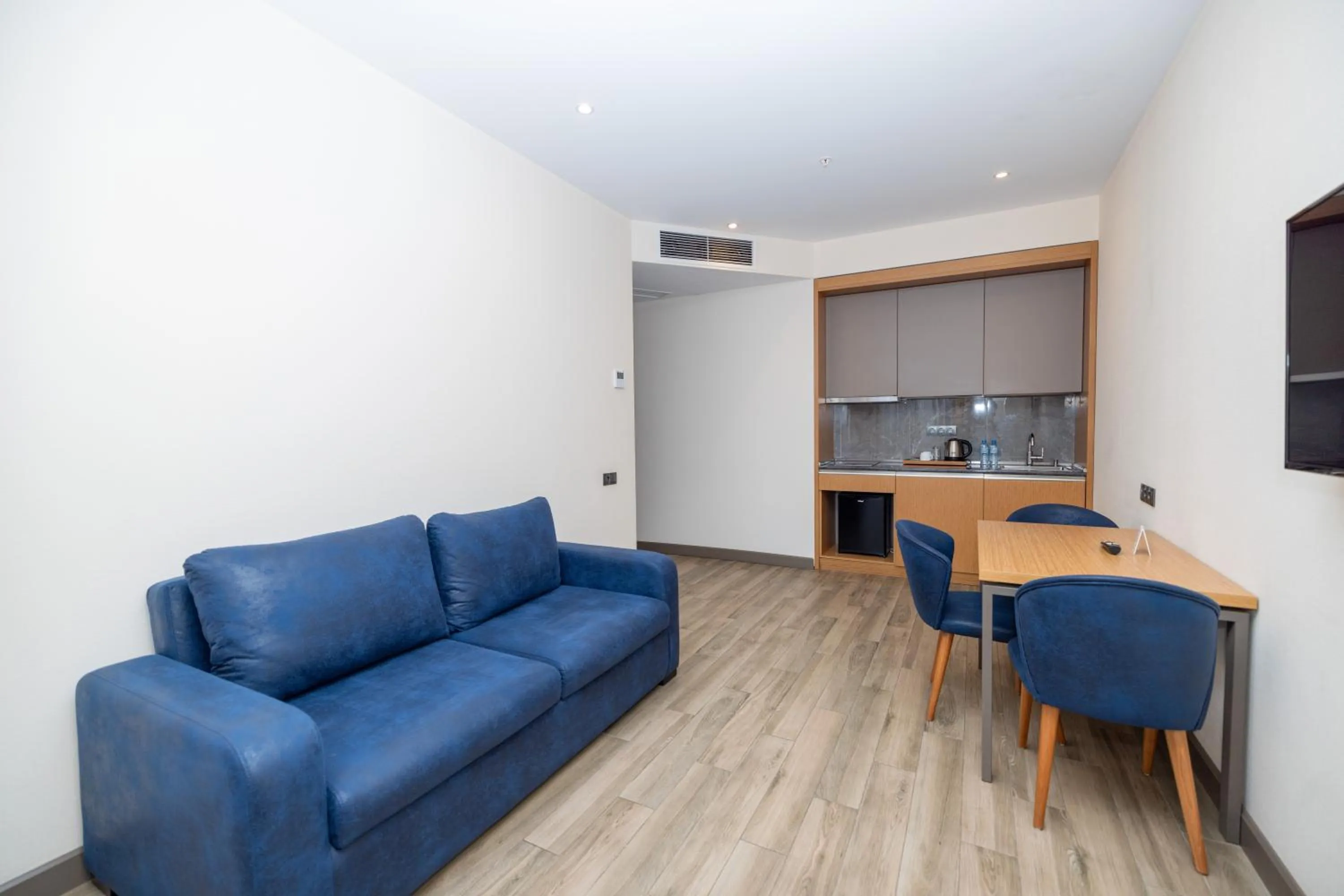 Property building in New Wave Apart-Hotel