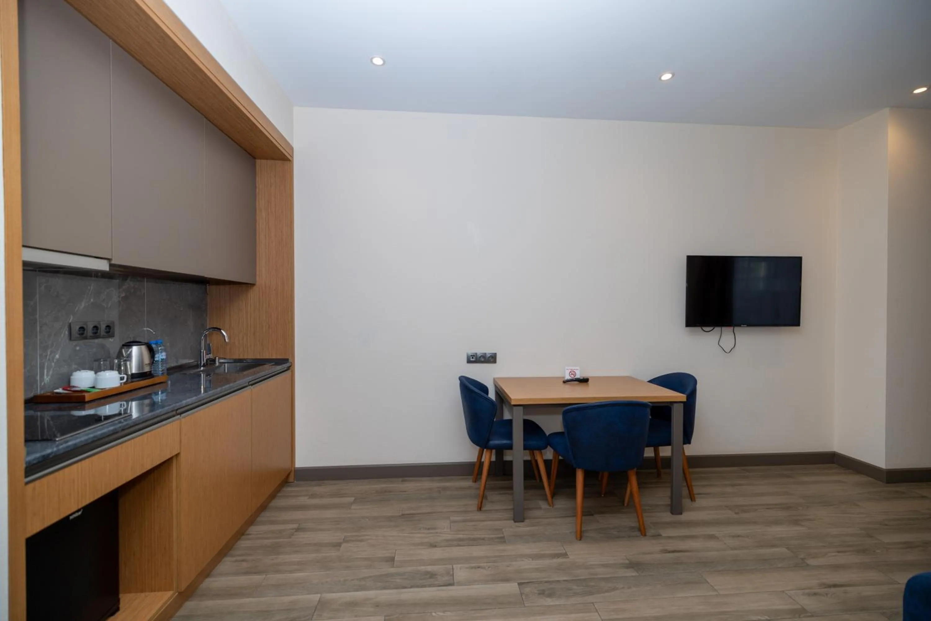 Property building in New Wave Apart-Hotel