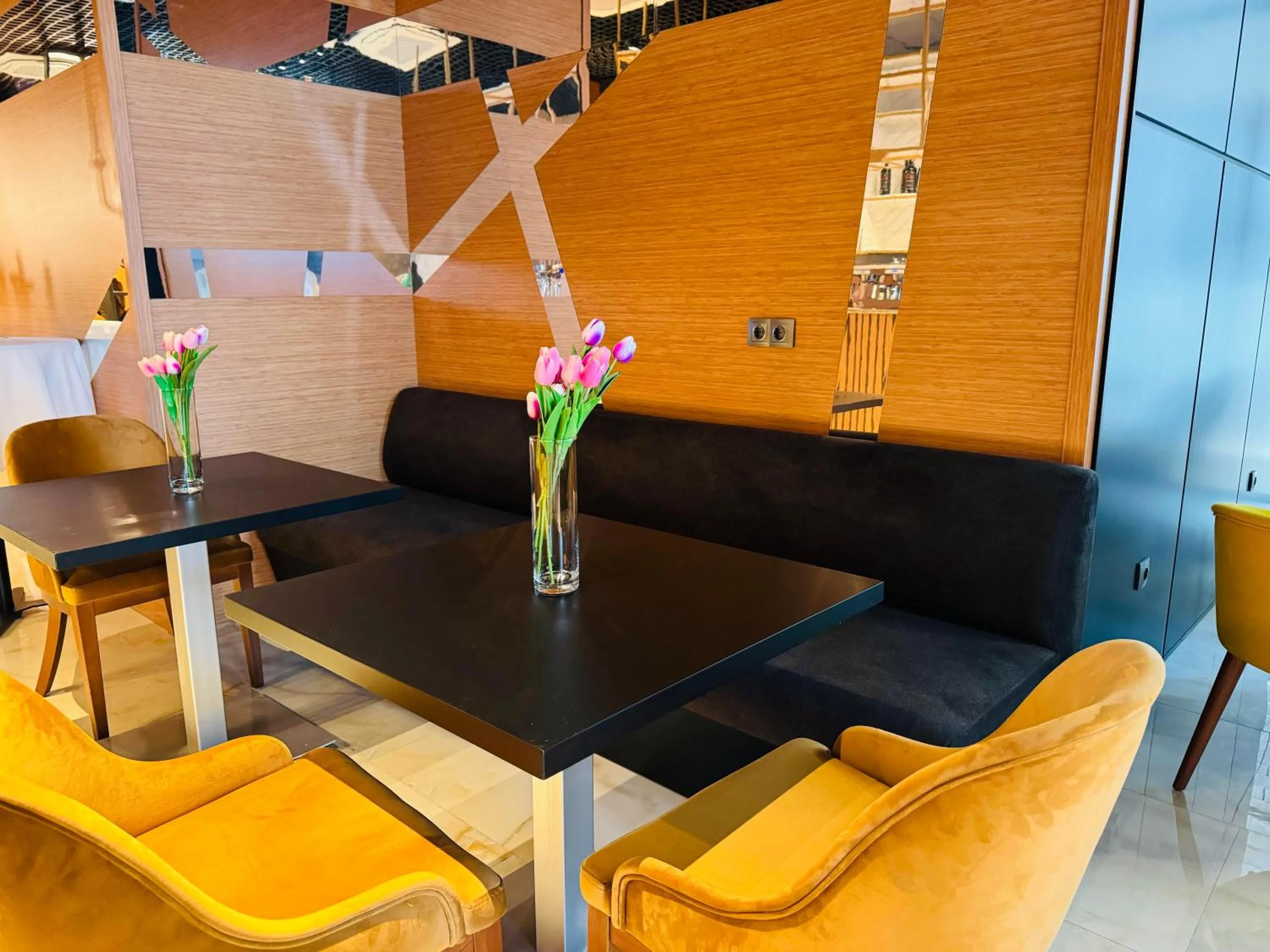 Breakfast in New Wave Apart-Hotel