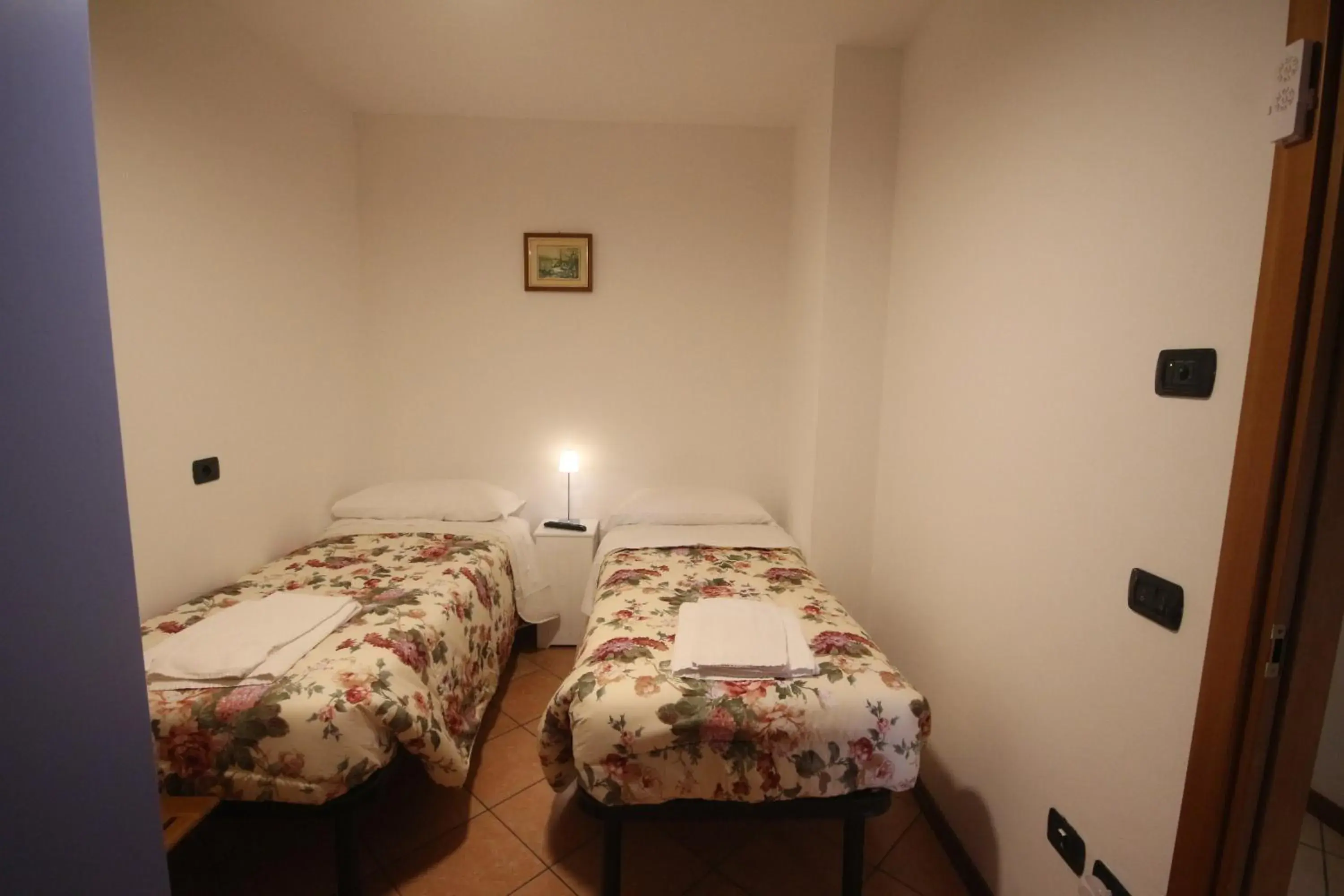 Budget Twin Room in R&B Casa Wanda since 1999 Budget Twin Room in R&B Casa Wanda since 1999