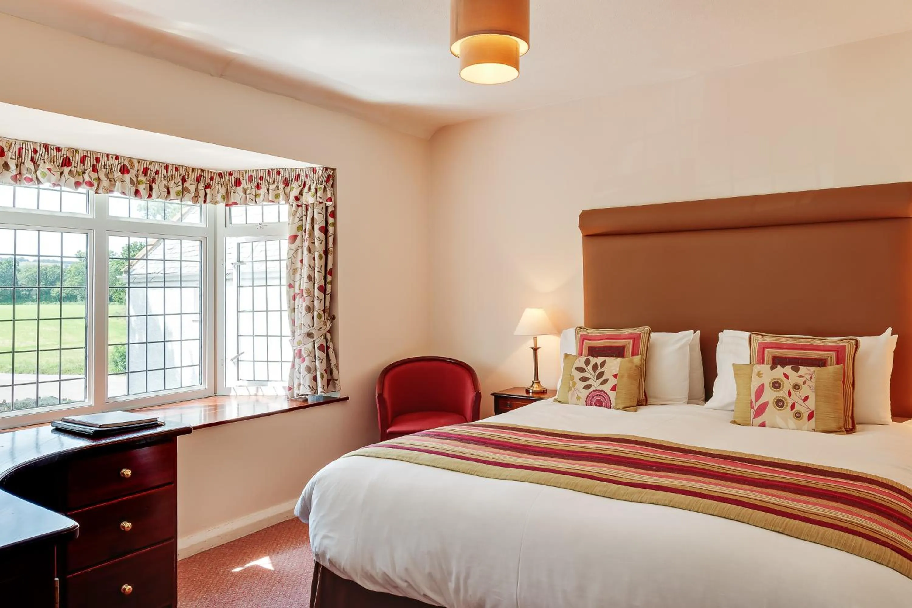 Bedroom, Bed in The Lordleaze Hotel And Restaurant