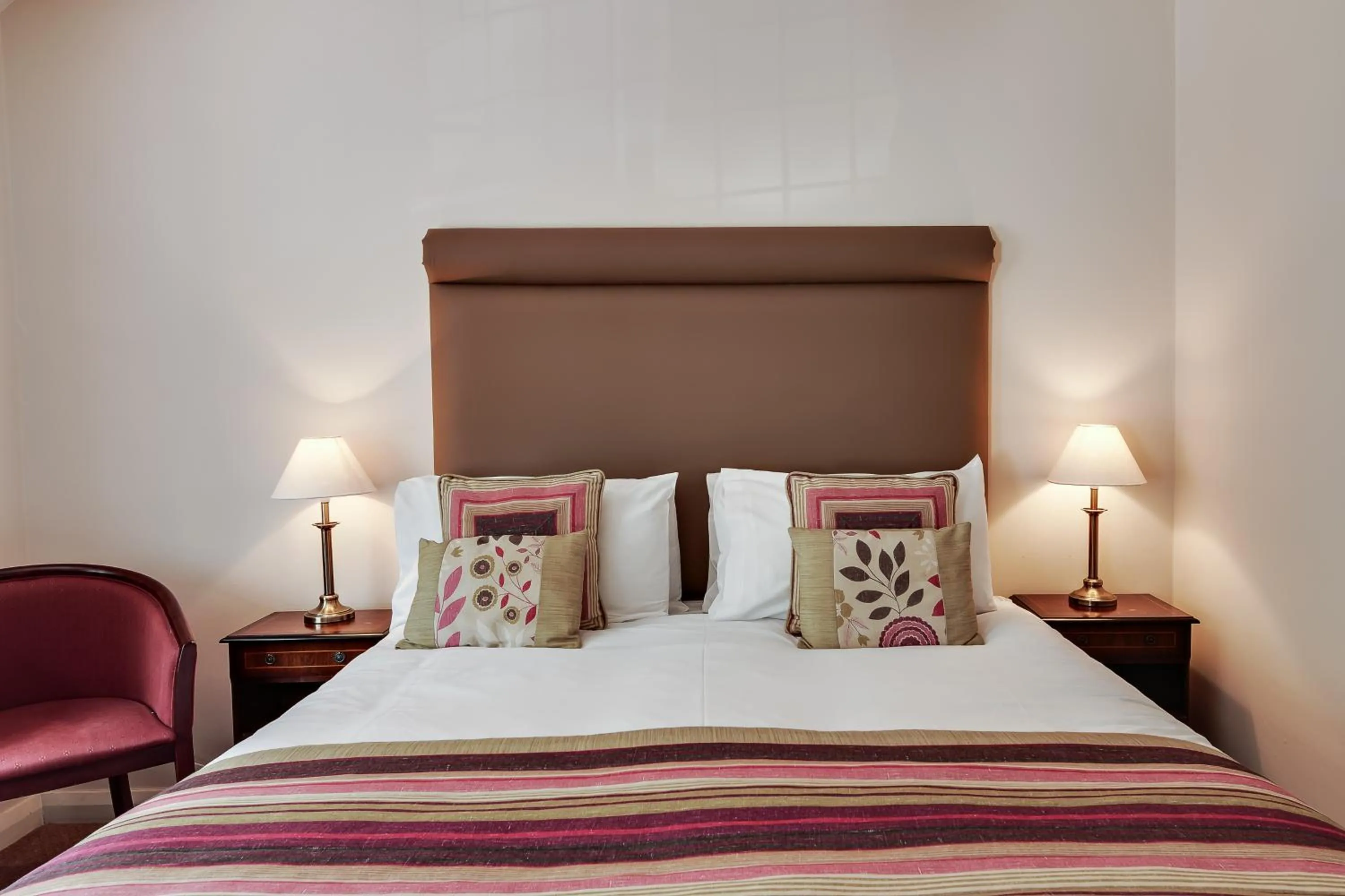 Bedroom, Bed in The Lordleaze Hotel And Restaurant