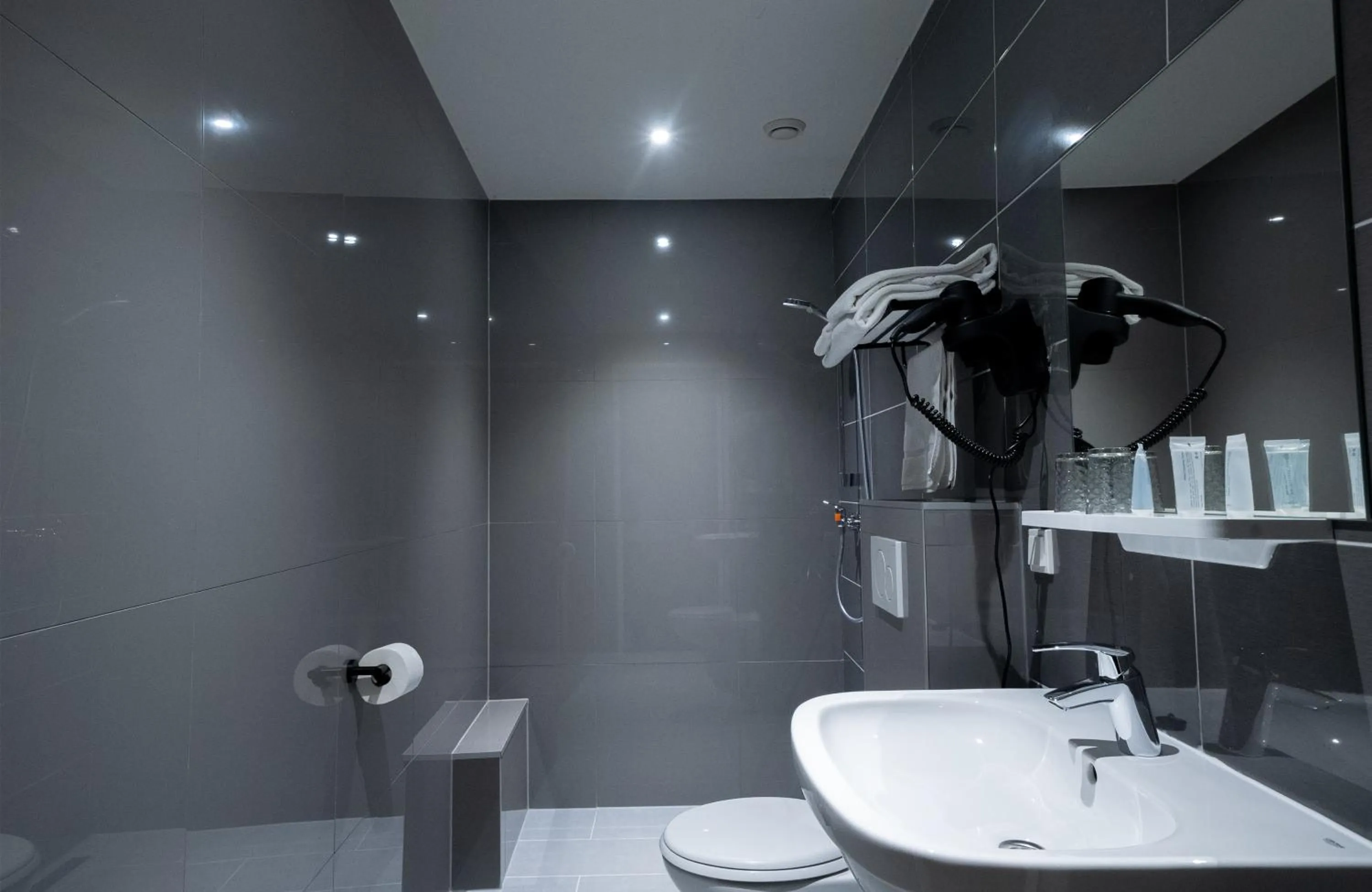 Shower in MA Airport Hotel