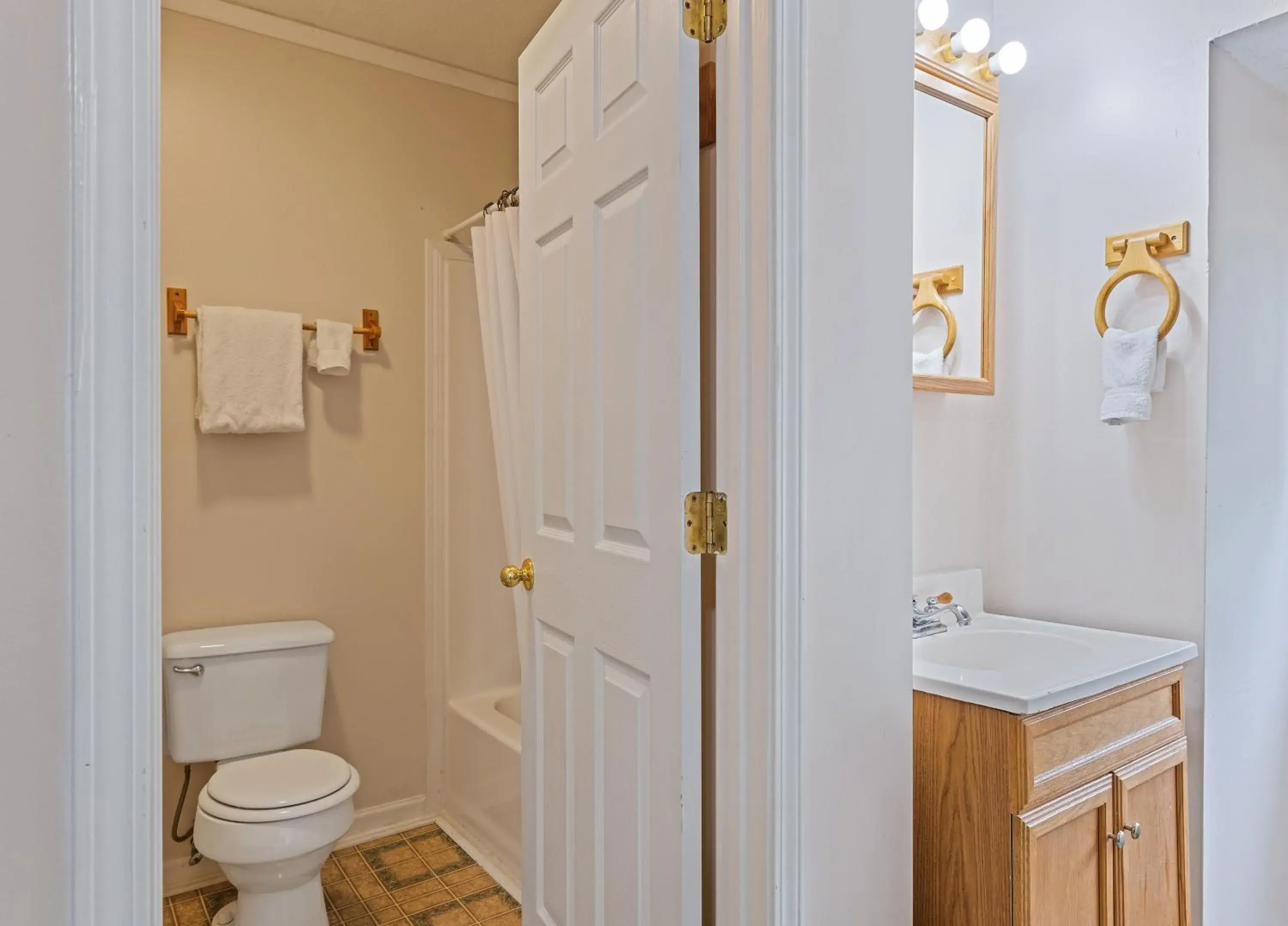 Double Room in The Valley Inn Double Room in The Valley Inn