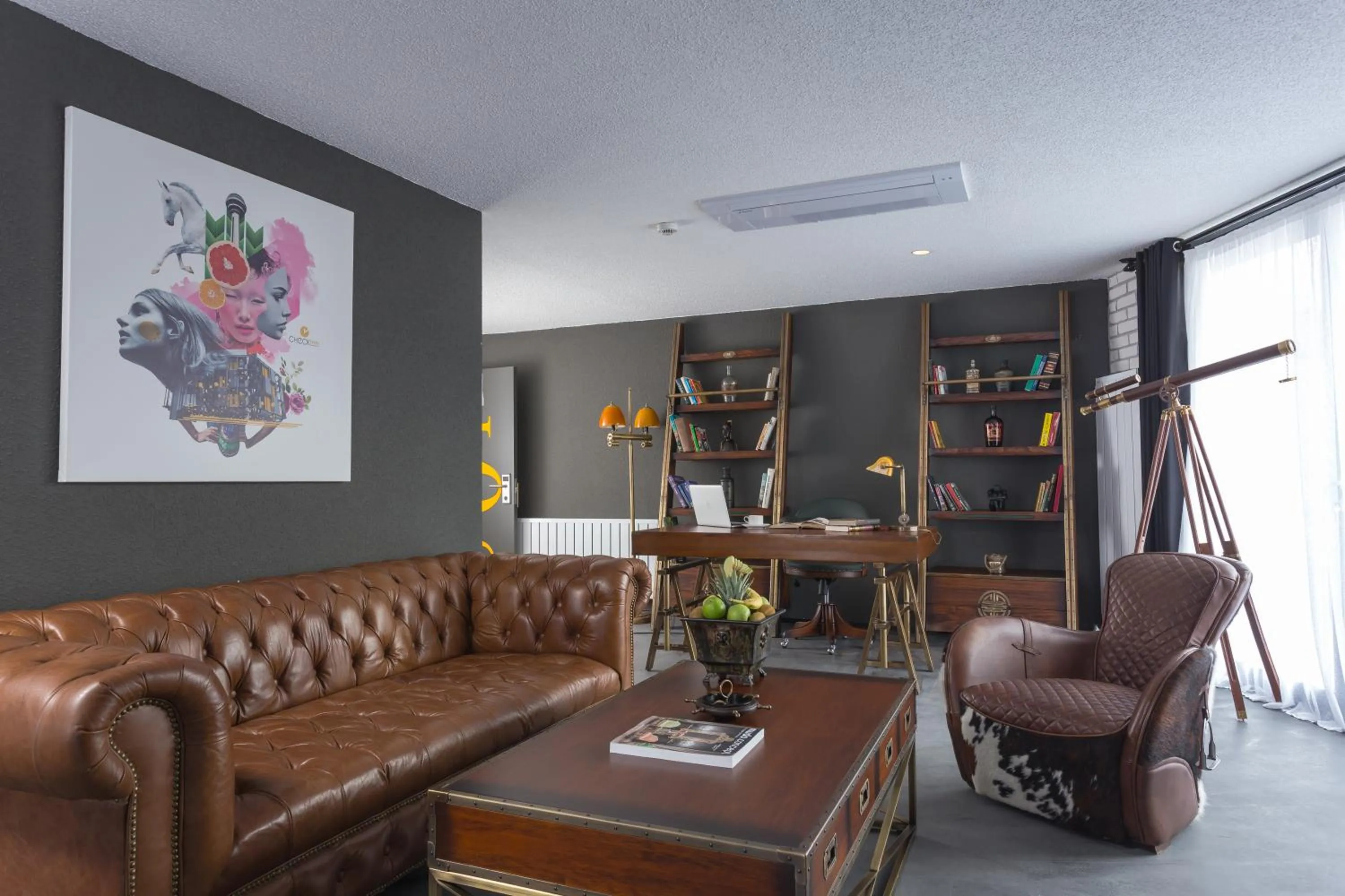 Seating area in Check Inn Suite Hotel & SPA