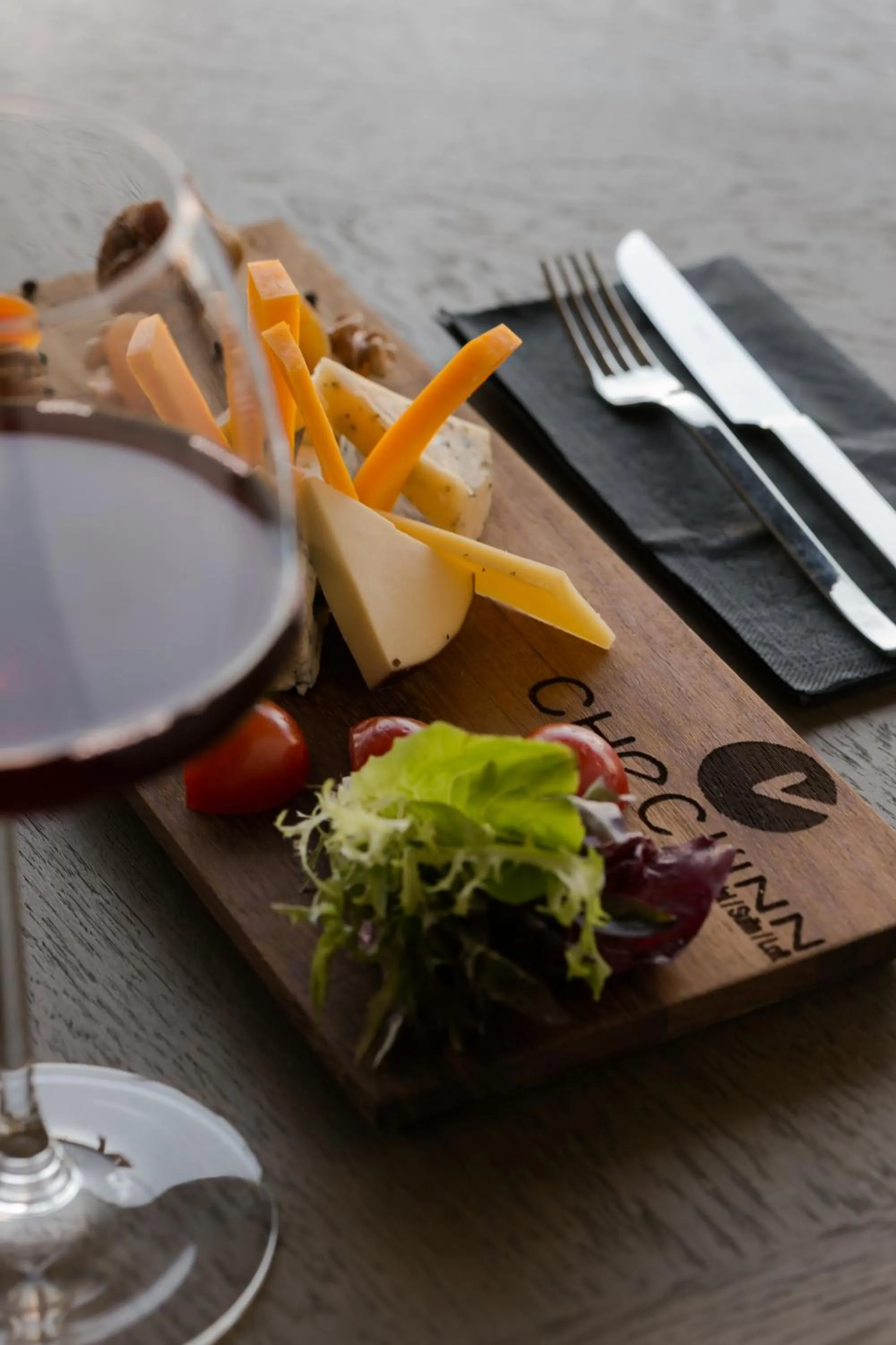 Restaurant/places to eat in Check Inn Suite Hotel & SPA