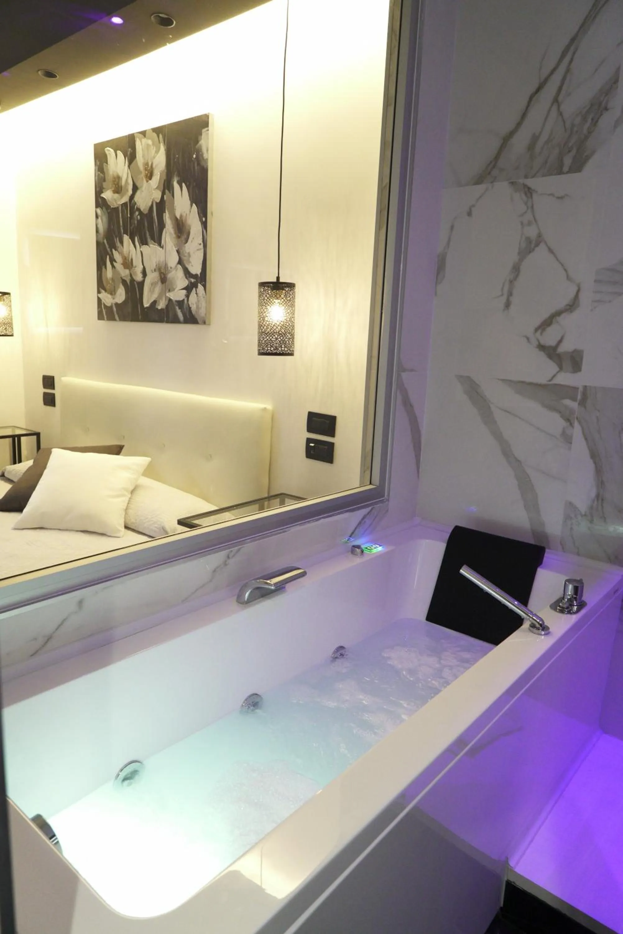 Hot Tub in Chez Anna B&B - Adults only