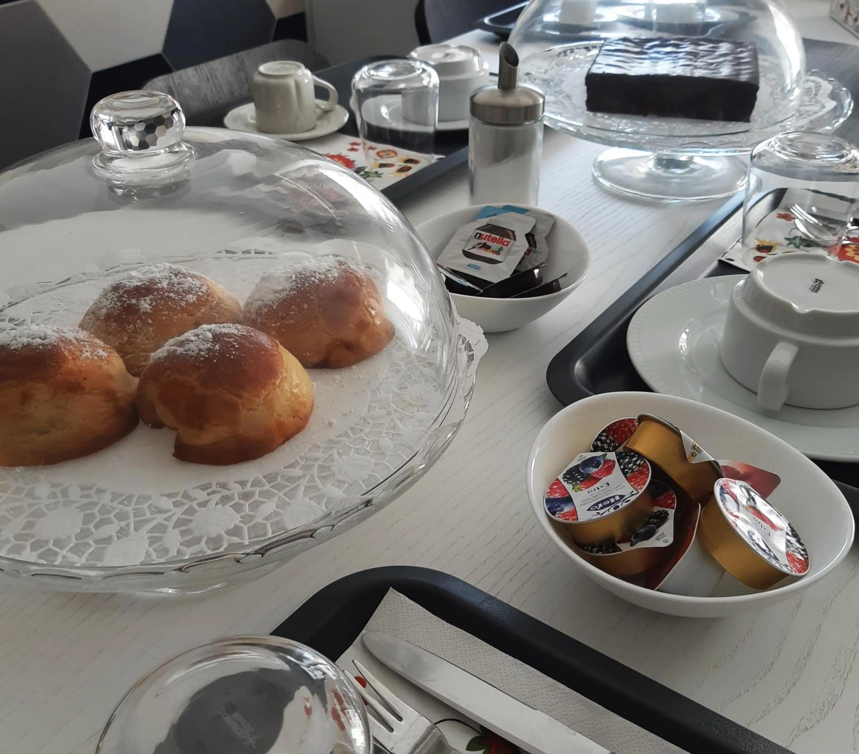 Food and drinks in Chez Anna B&B - Adults only