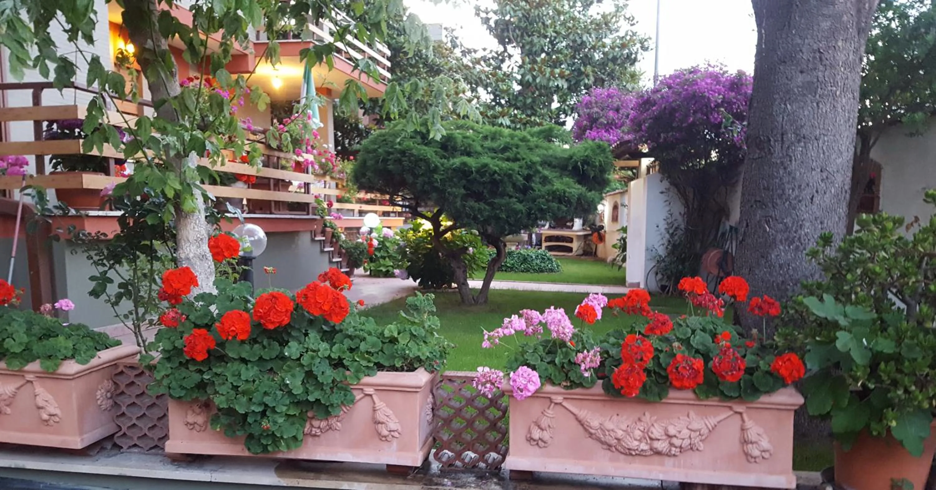 Garden view in B&B Domus Gratiae