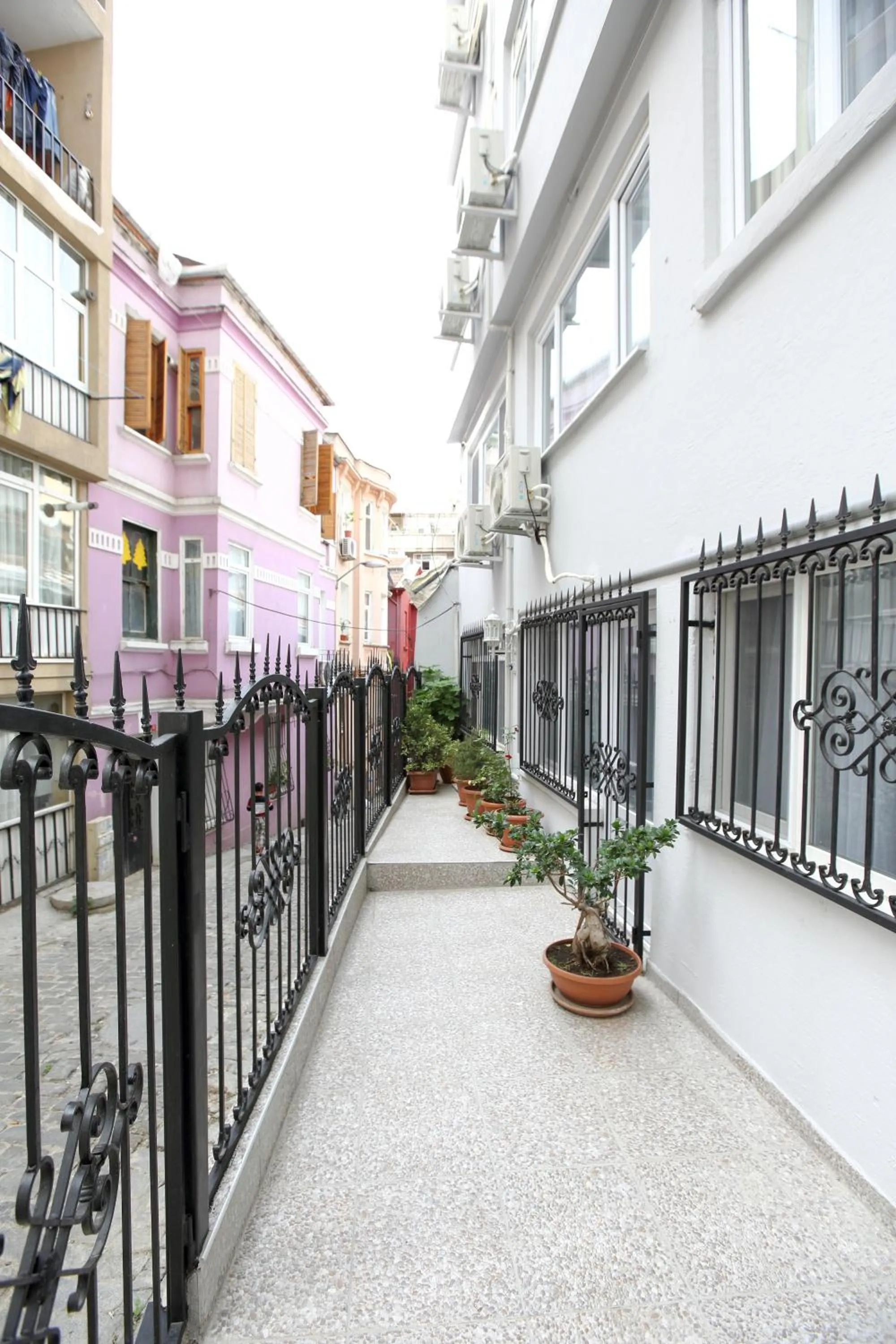 Facade/entrance in Patika Suites