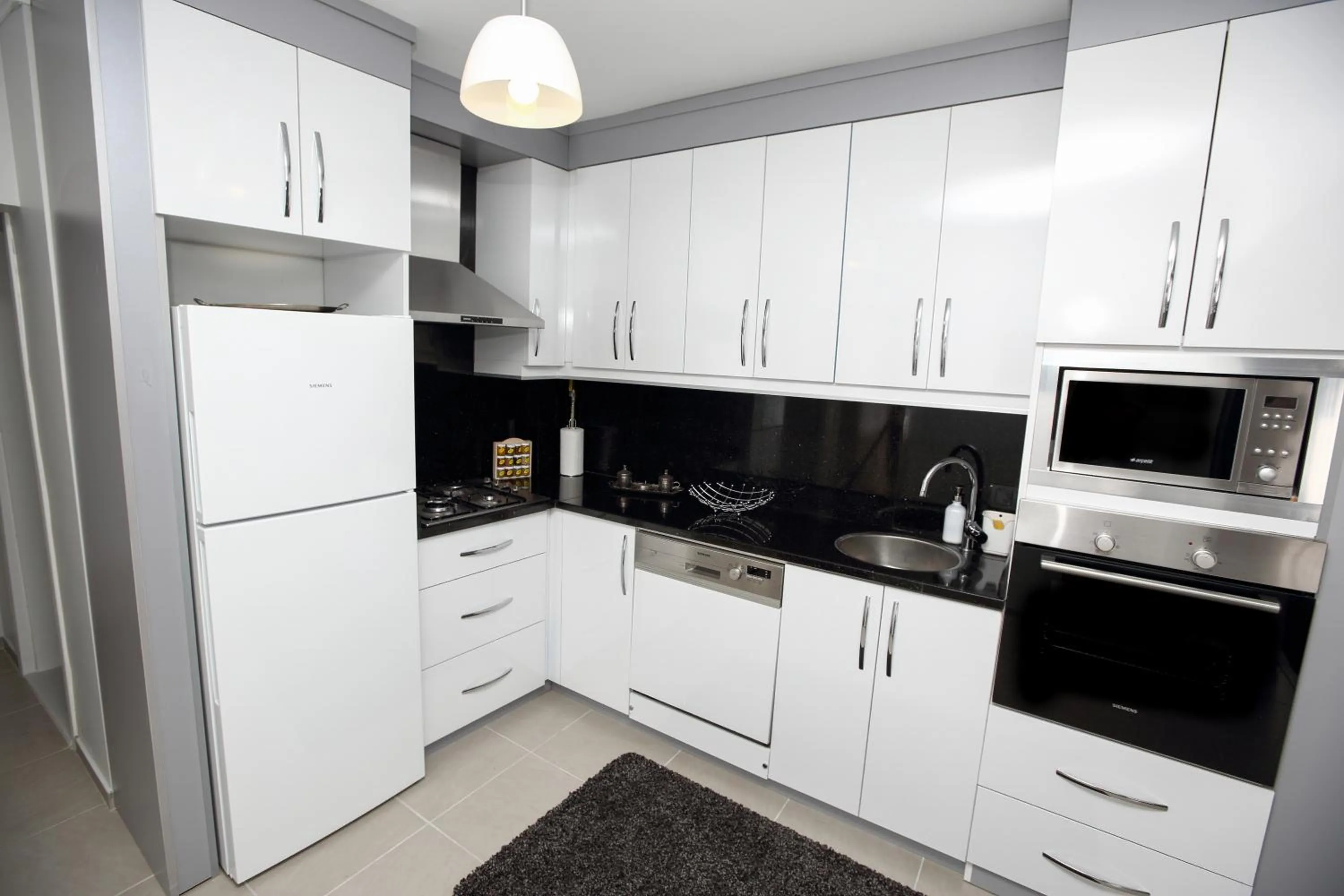 Coffee/tea facilities in Patika Suites