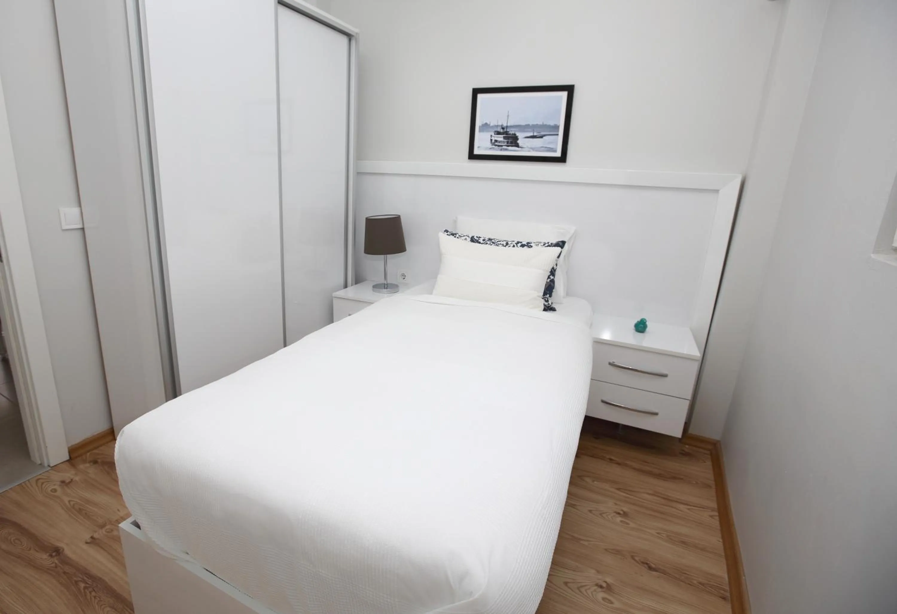 Photo of the whole room, Bed in Patika Suites