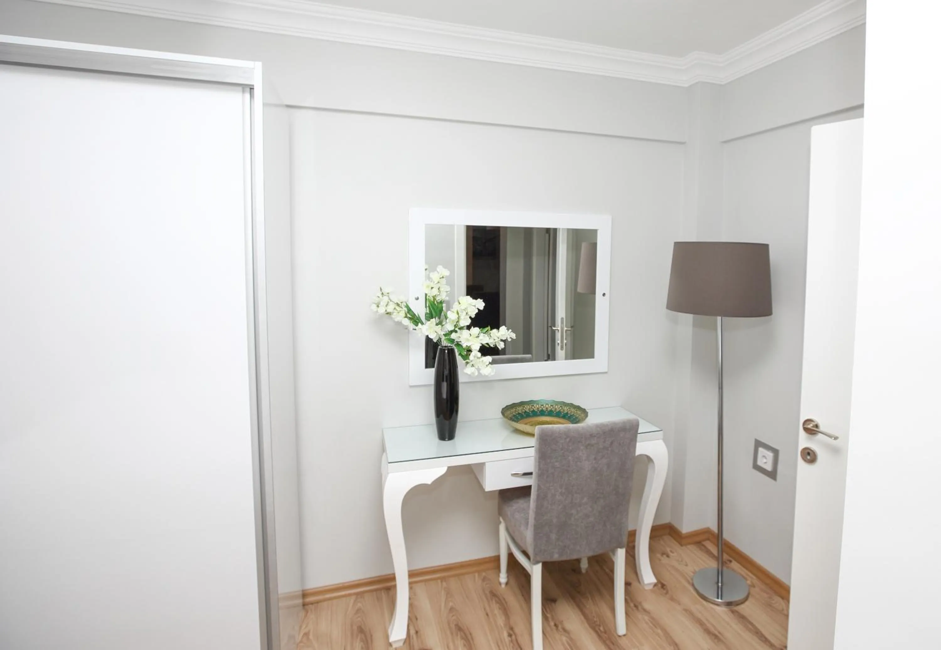 Seating area in Patika Suites