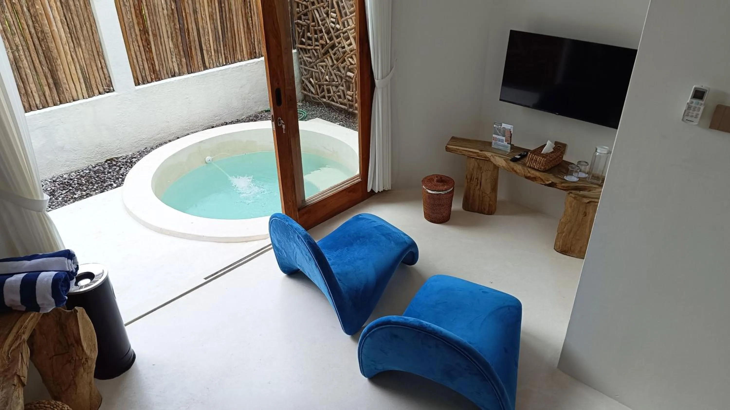 Seating area in Sangkar Cottage & Eatery