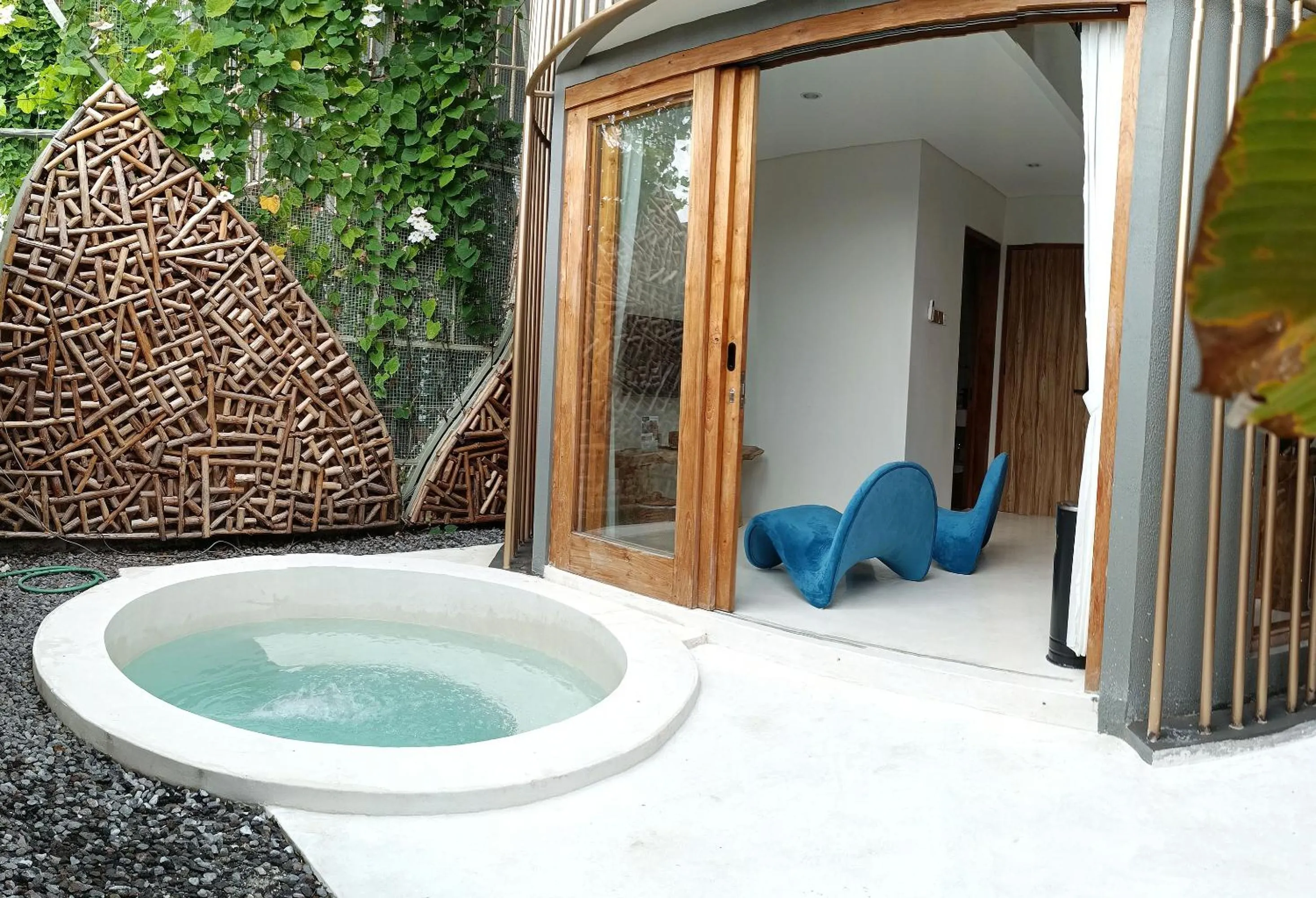 Pool view in Sangkar Cottage & Eatery