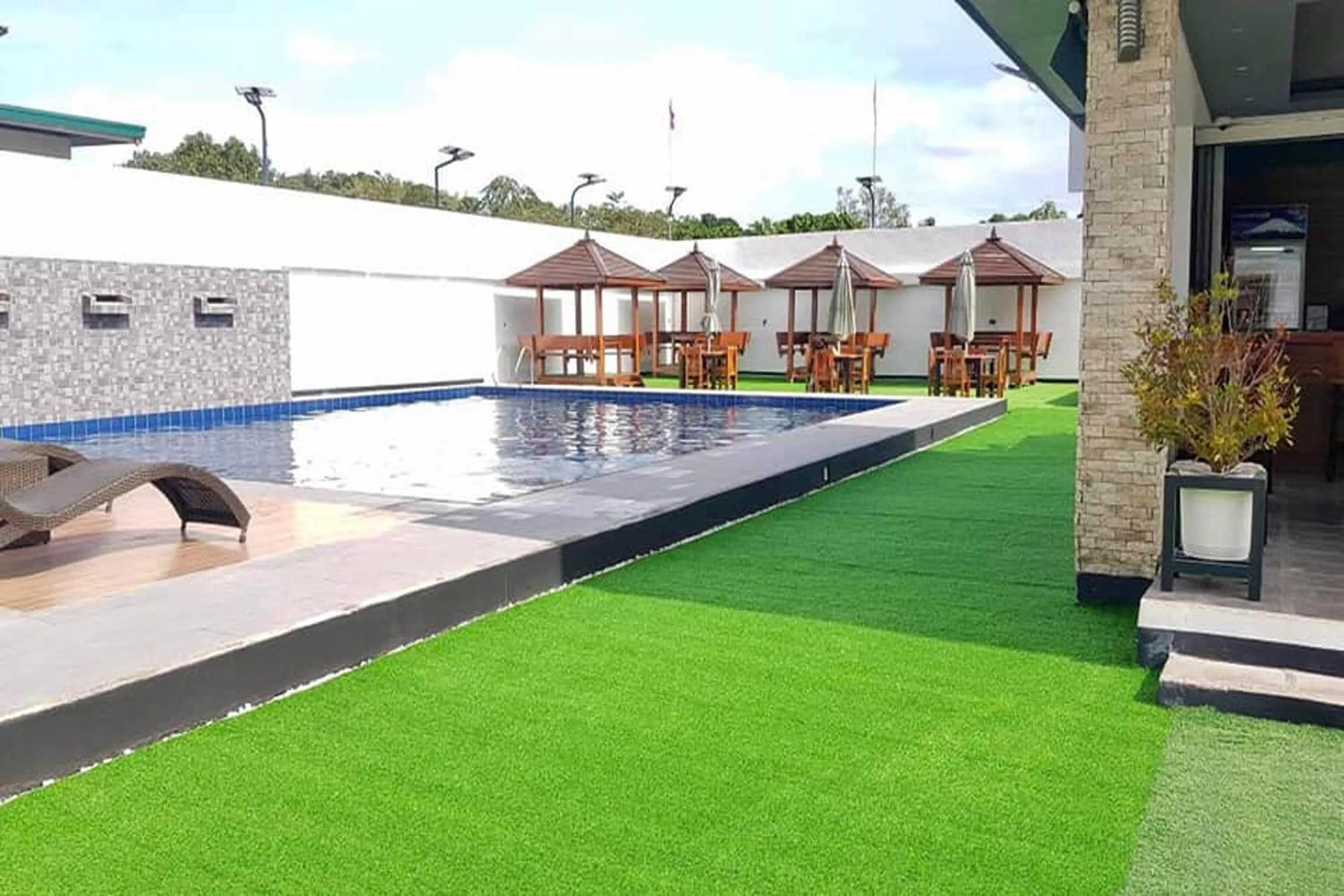 Swimming pool in Orient De Galera Beach Resort