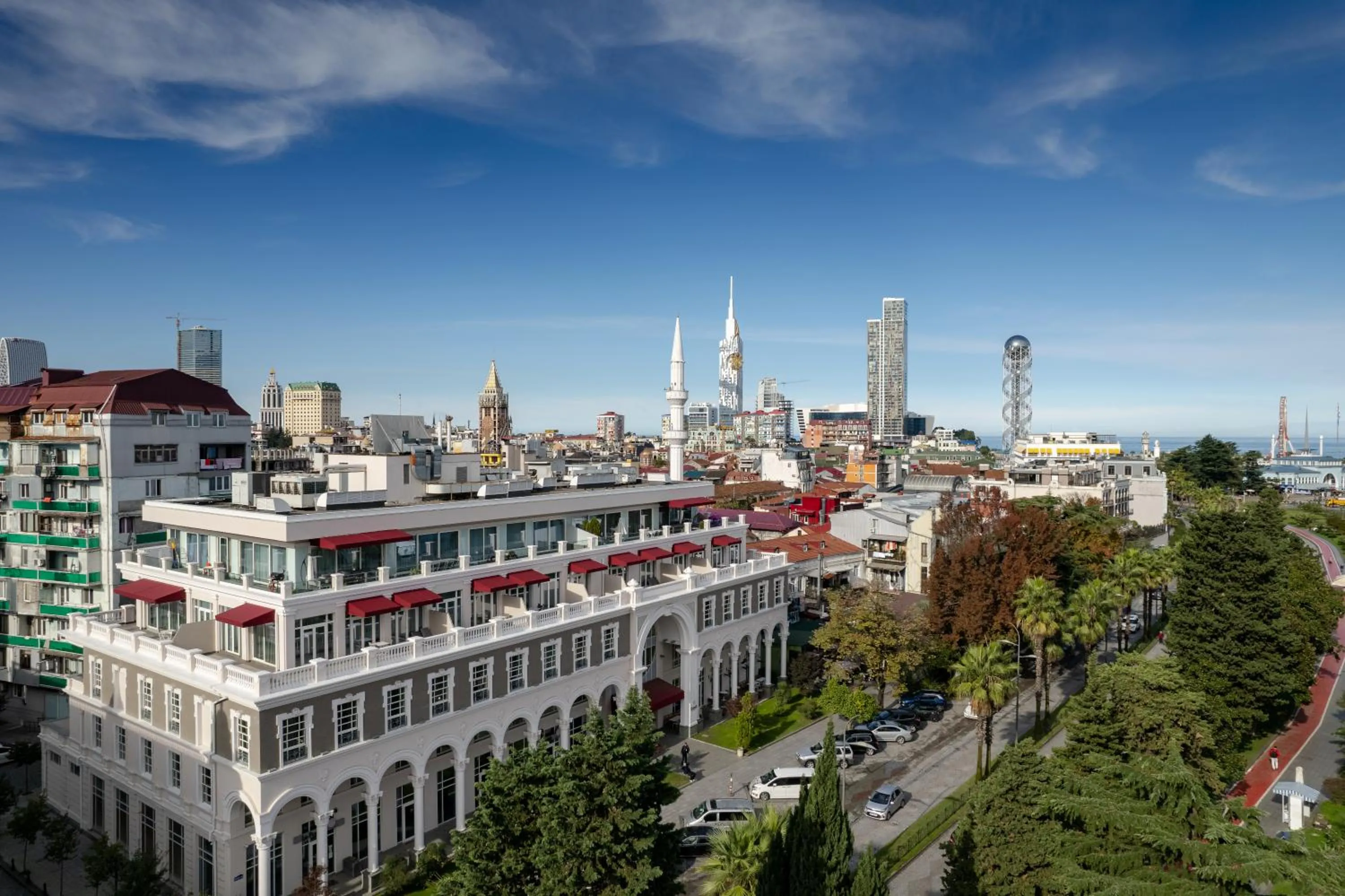 Property building in Le Port Boutique Apart Hotel