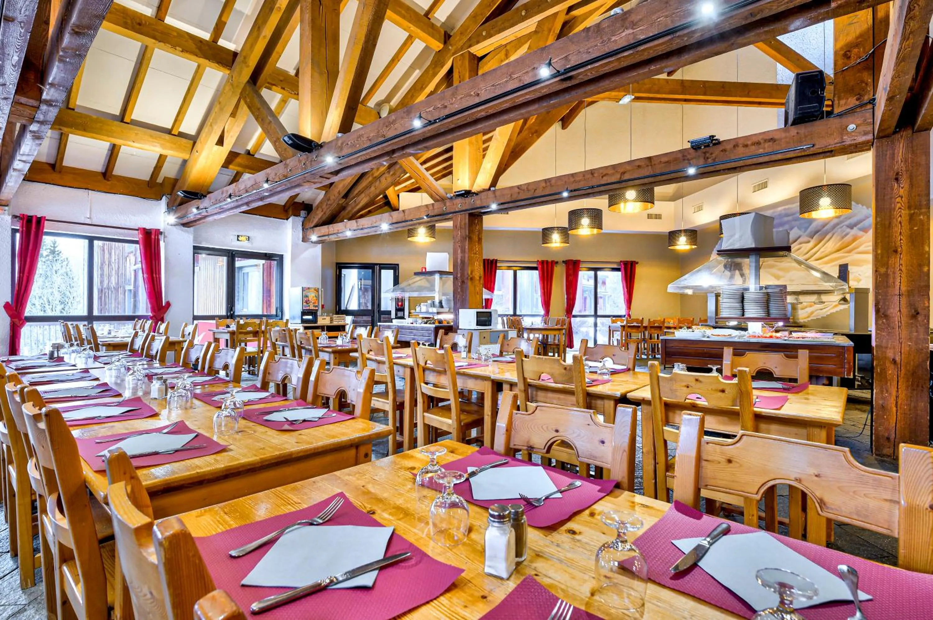 Restaurant/places to eat in Village Club Les Tavaillons