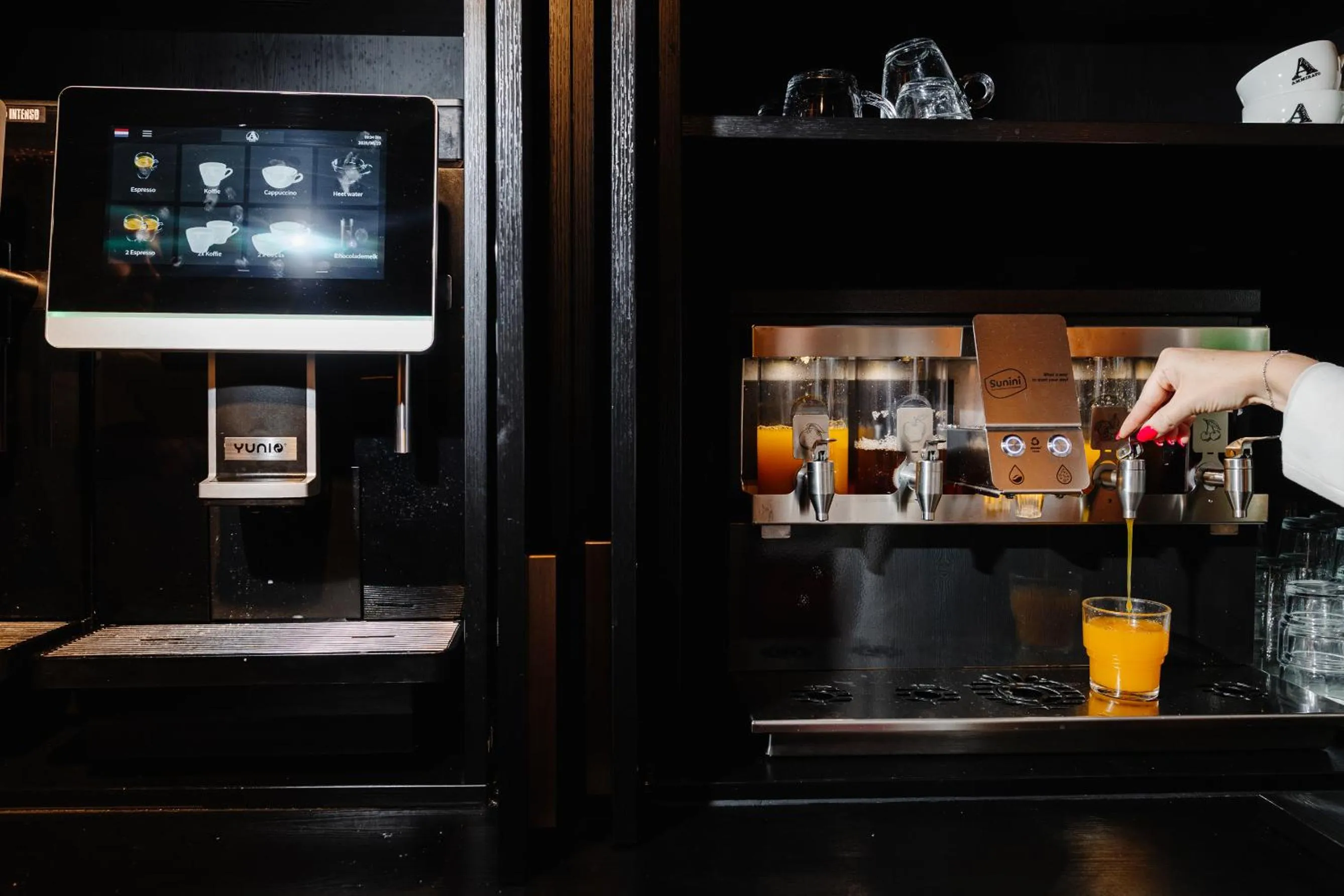 Coffee/tea facilities in Ambassador City Centre Hotel