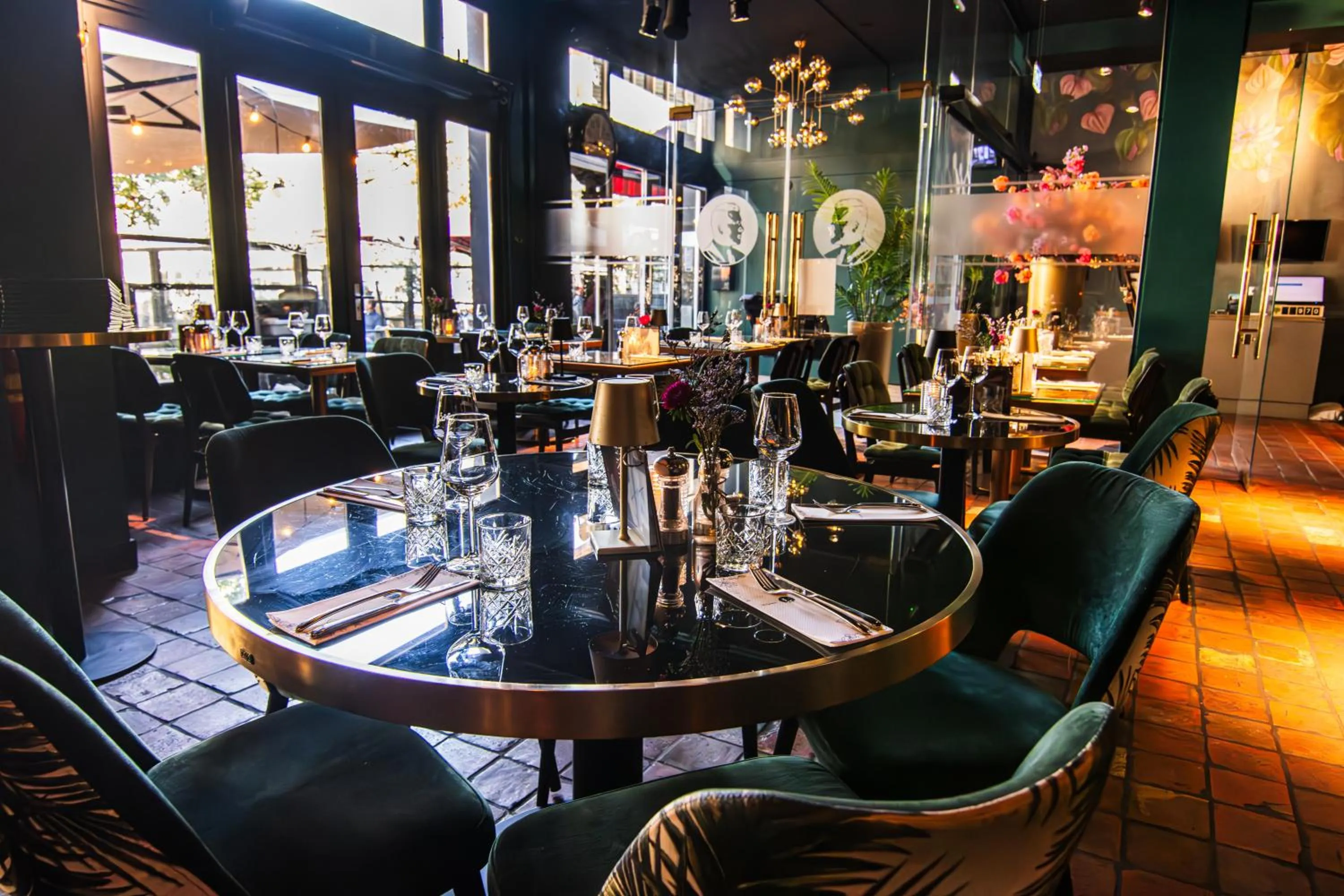 Restaurant/places to eat in Ambassador City Centre Hotel