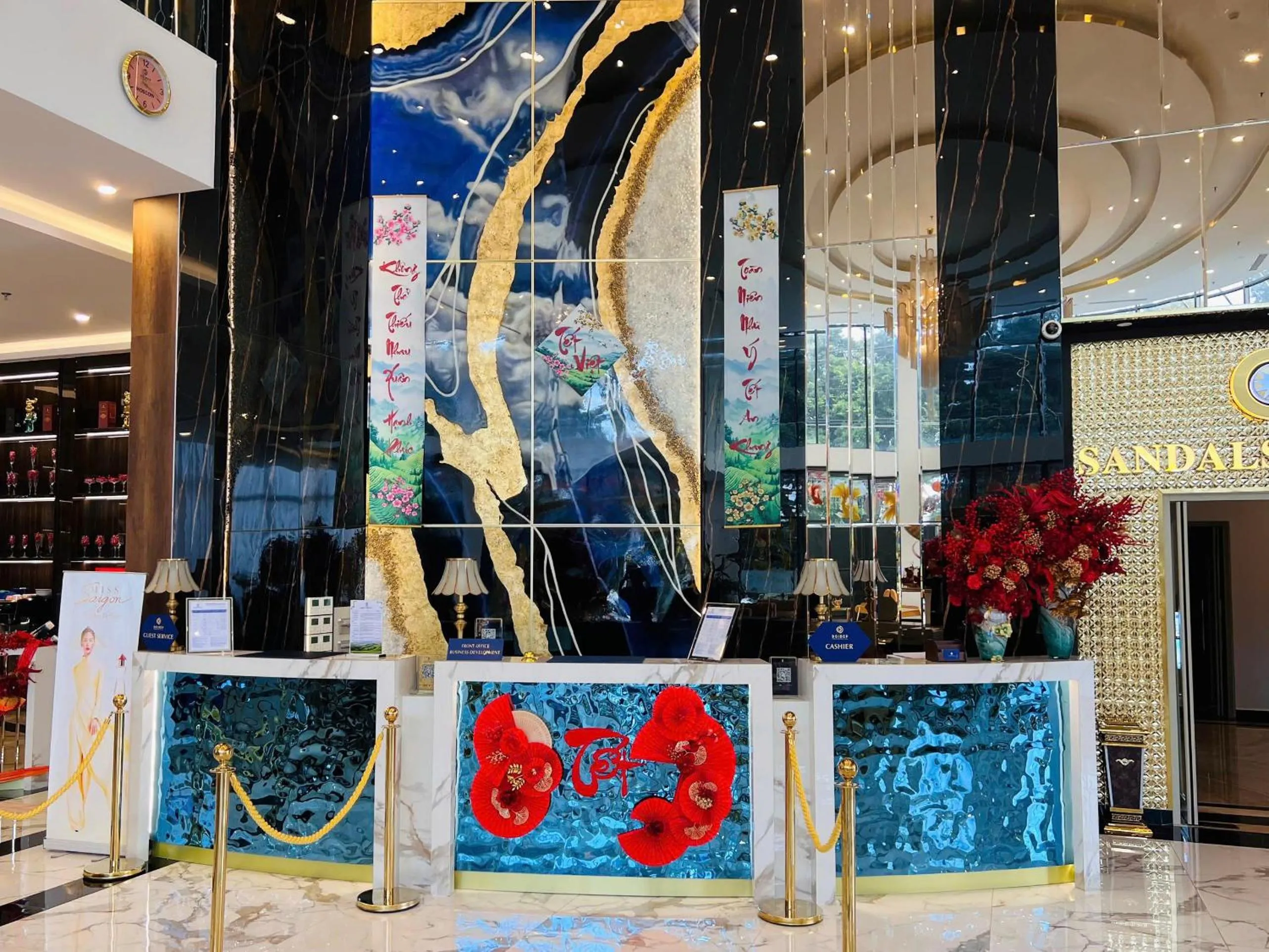 SANDALS AQUILA HOTEL