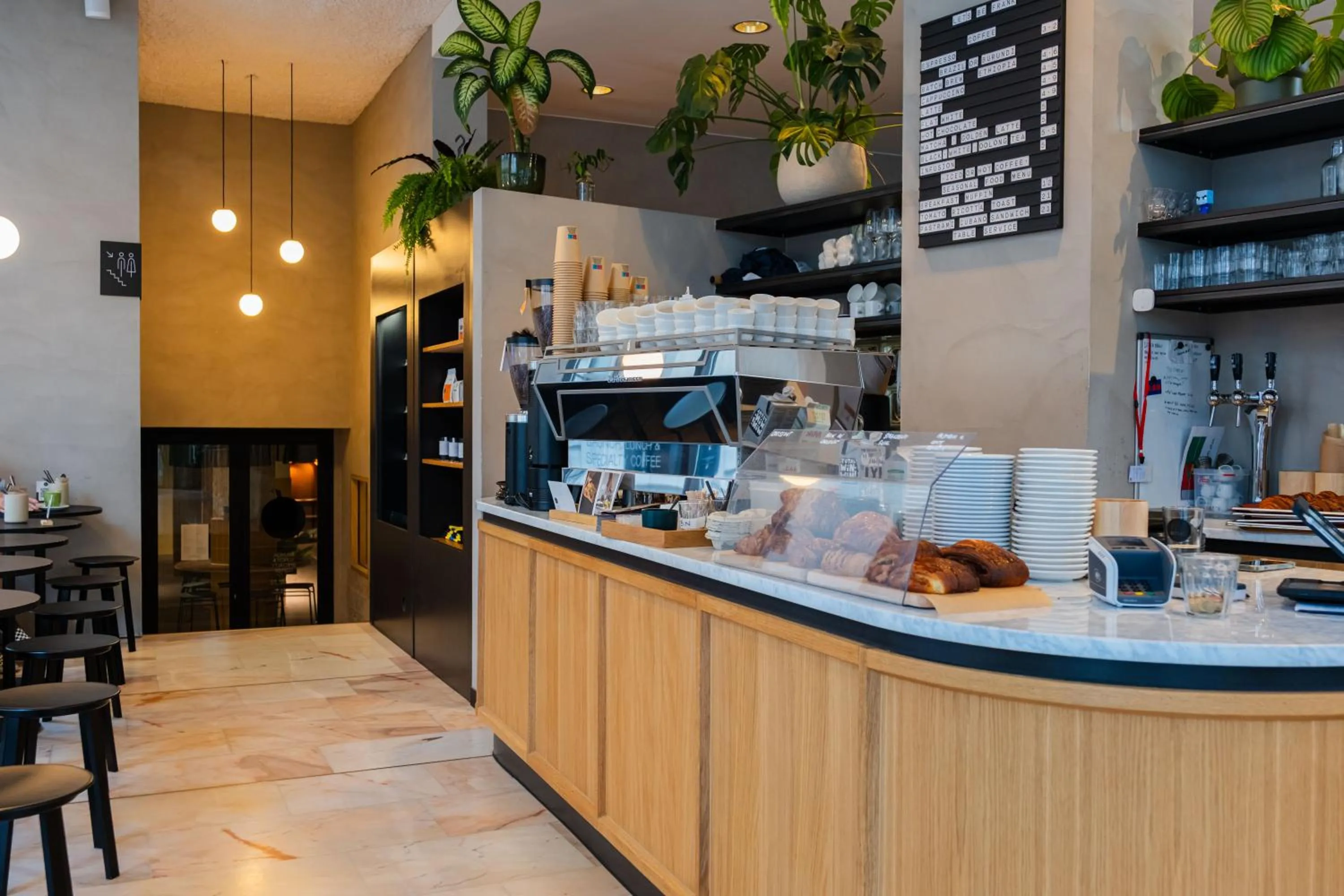 Restaurant/places to eat in Citybox Brussels Centre Louise