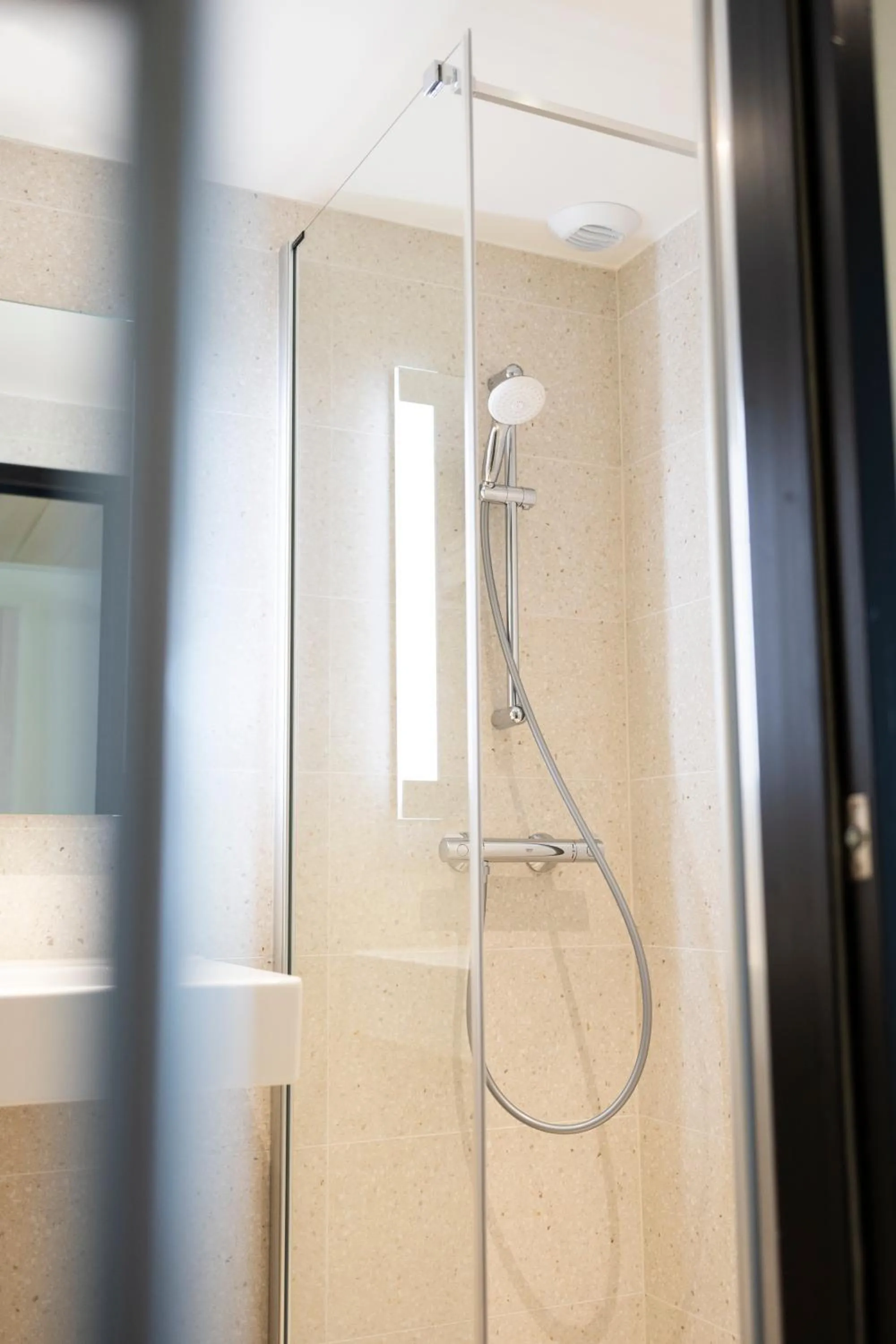 Shower in Citybox Brussels Centre Louise