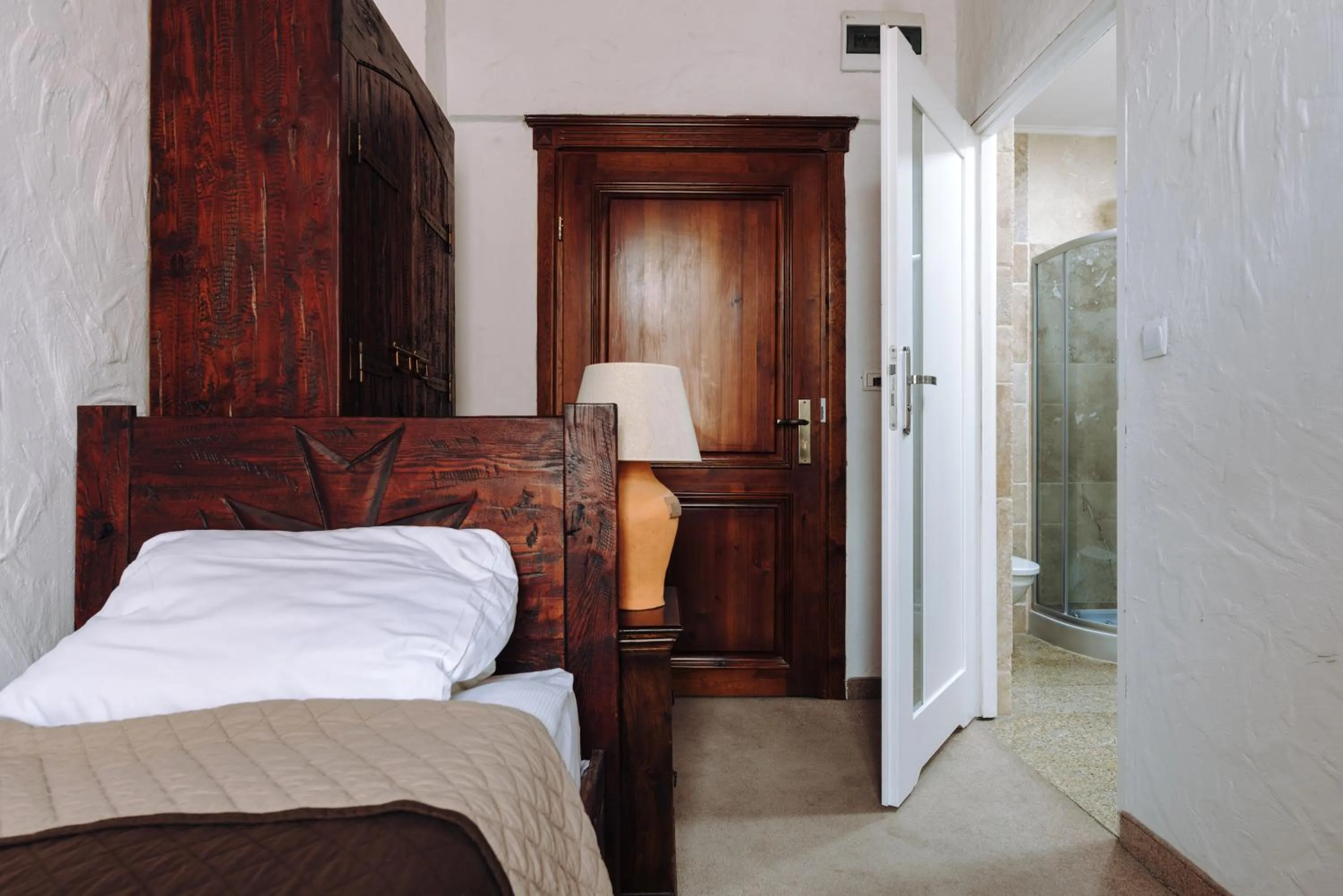 Bed in Hotel Legenda