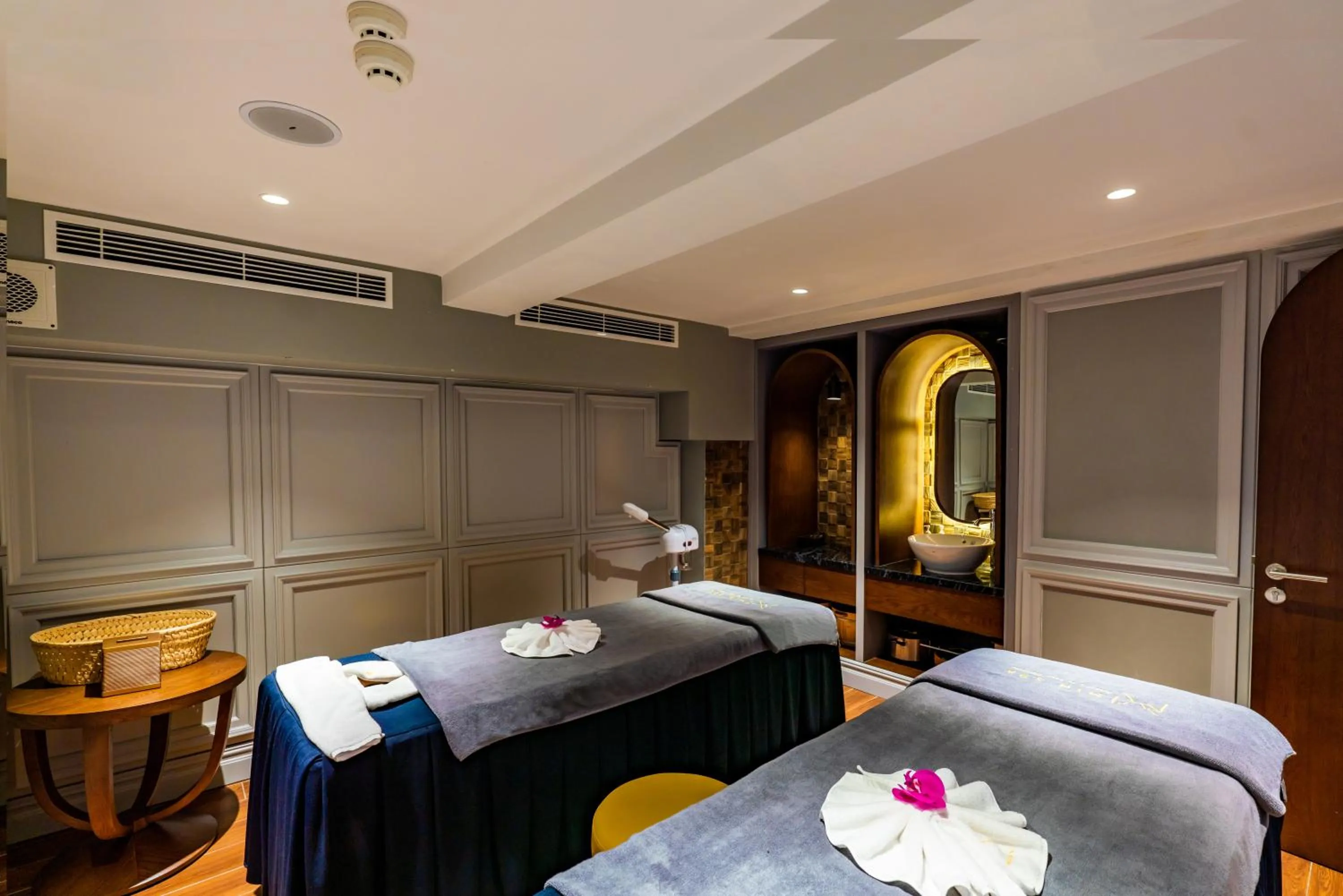 Spa and wellness centre/facilities, Bed in Minerva Premium Hotel
