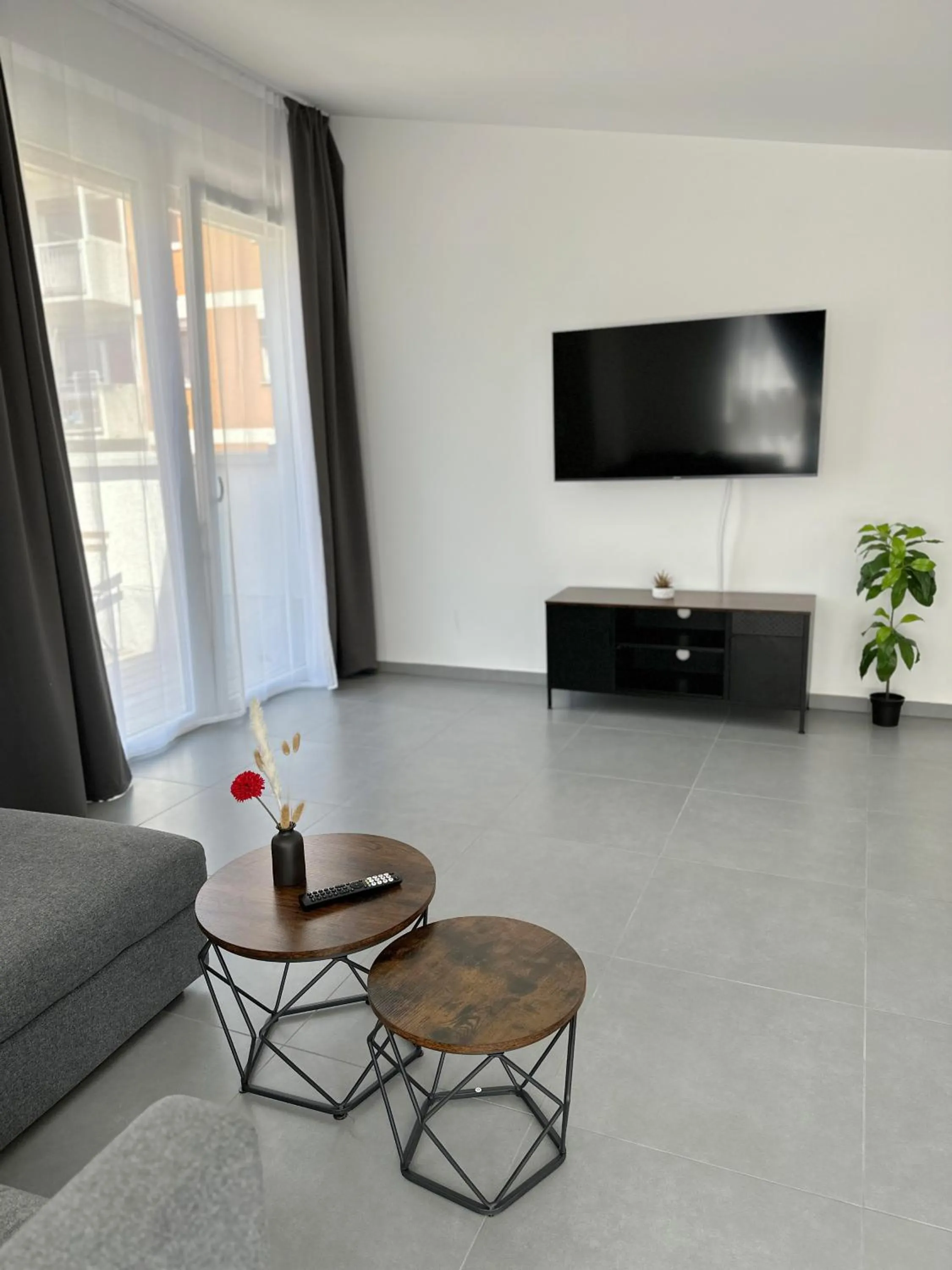 TV and multimedia in Grazora Living Apartments