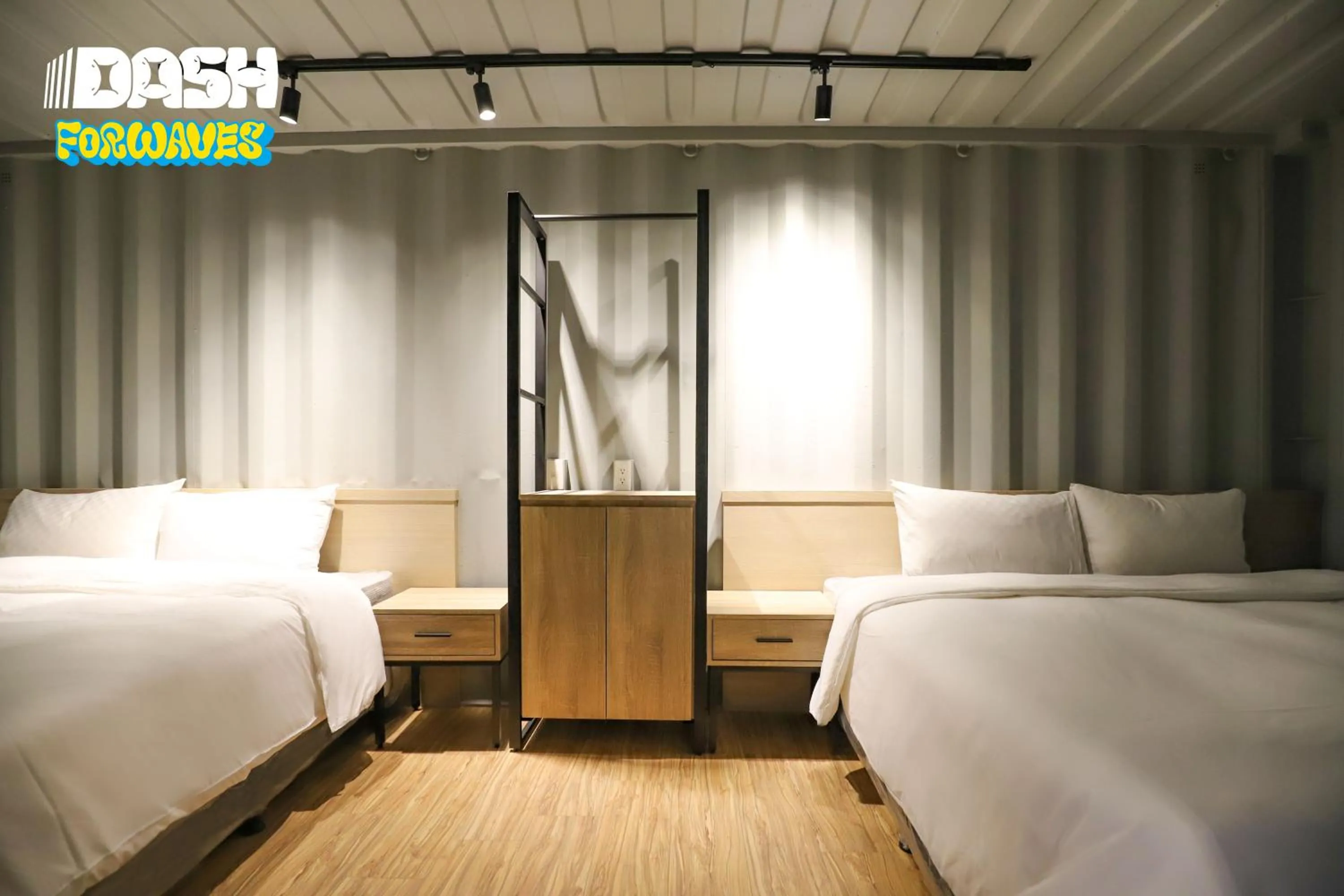 Bed in Dash Forwaves Hotel