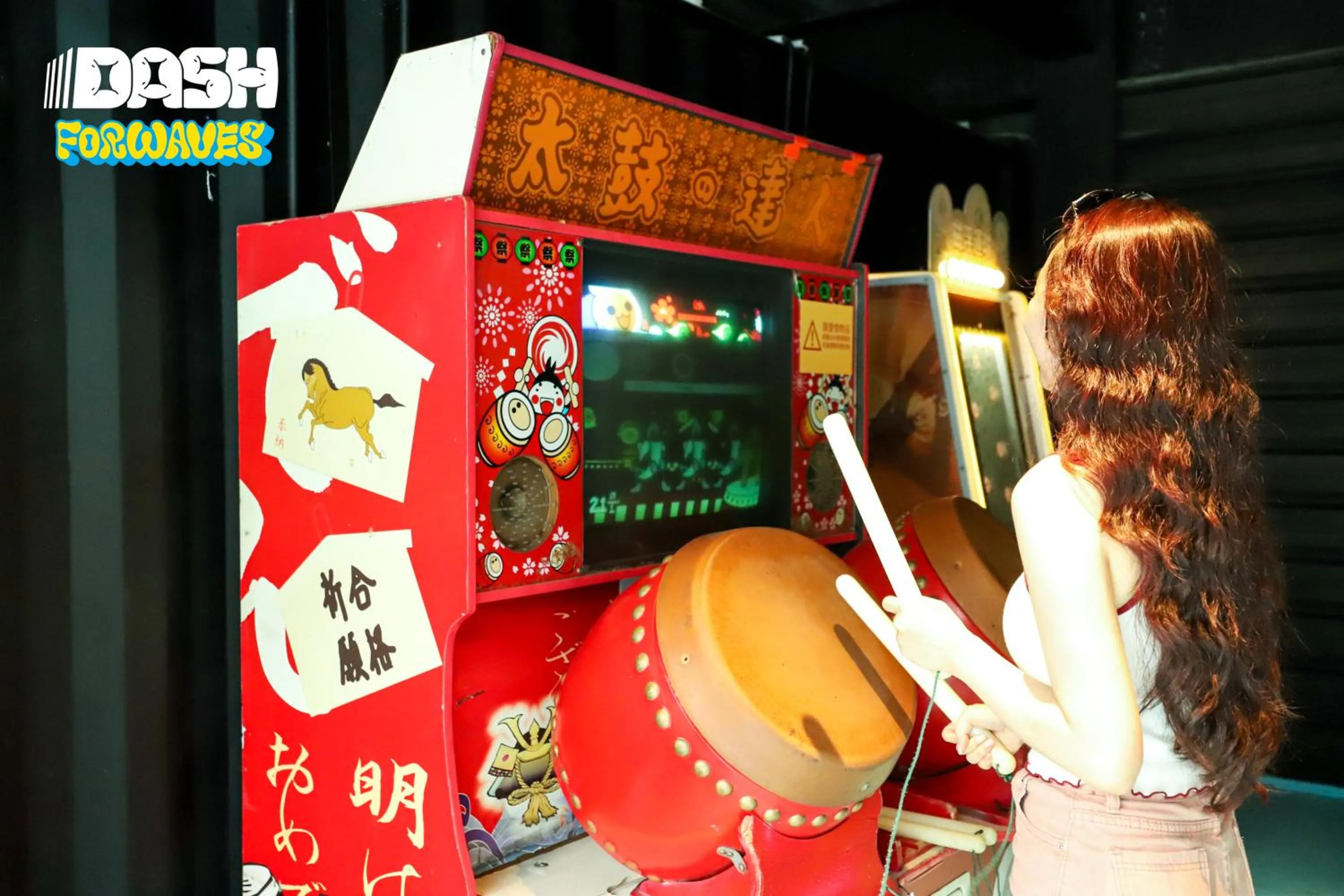 Evening entertainment in Dash Forwaves Hotel