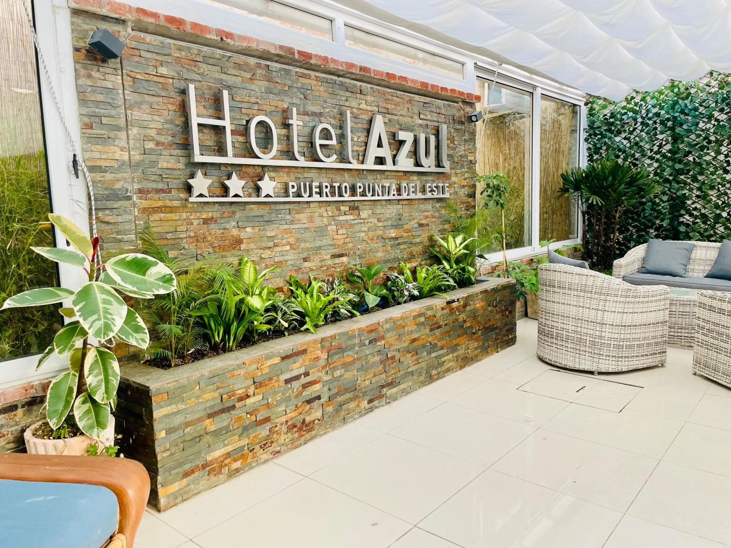 Property building in Hotel Azul by MH