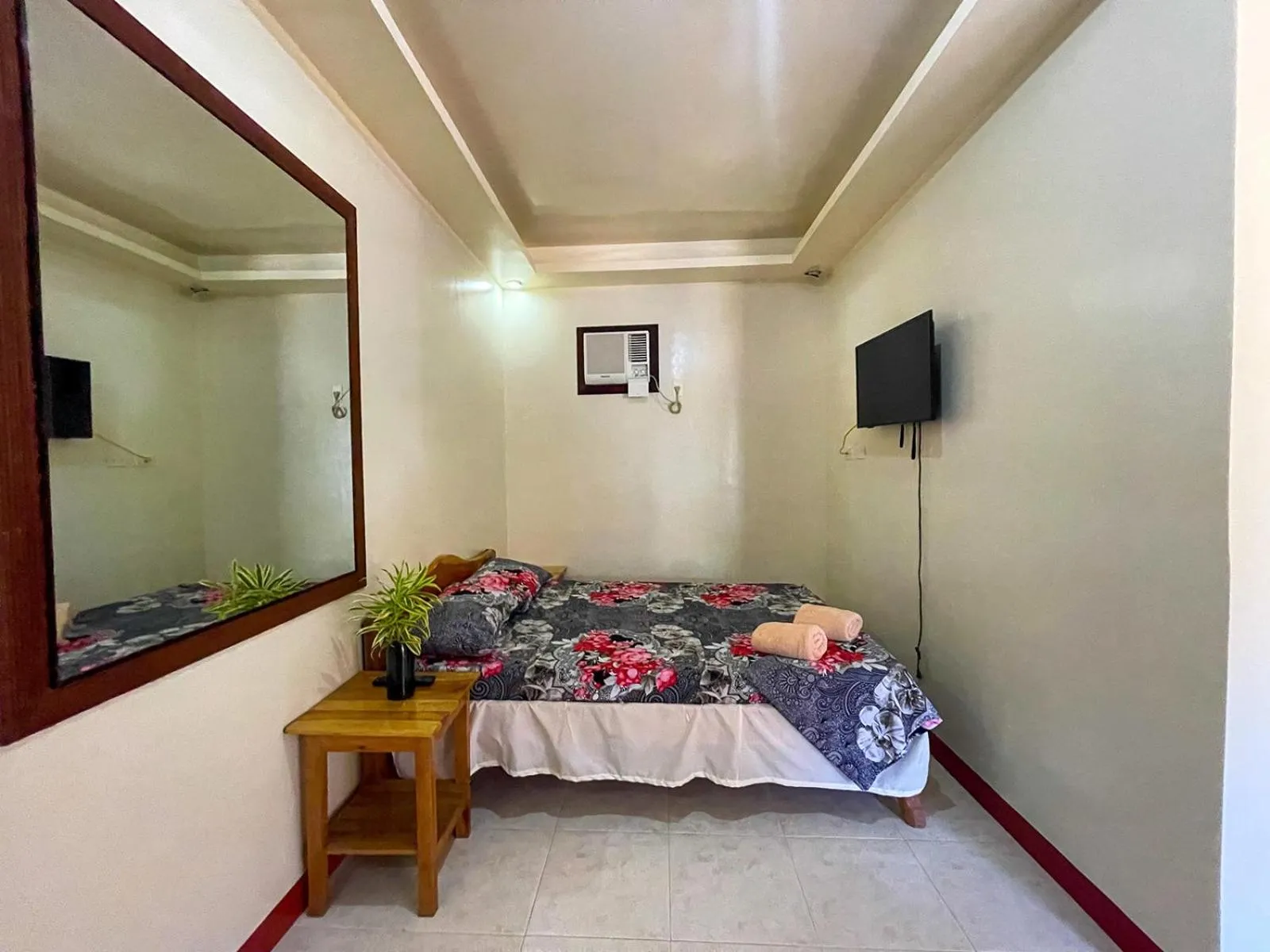 Bed in Delgados Resort Puerto Galera powered by Cocotel