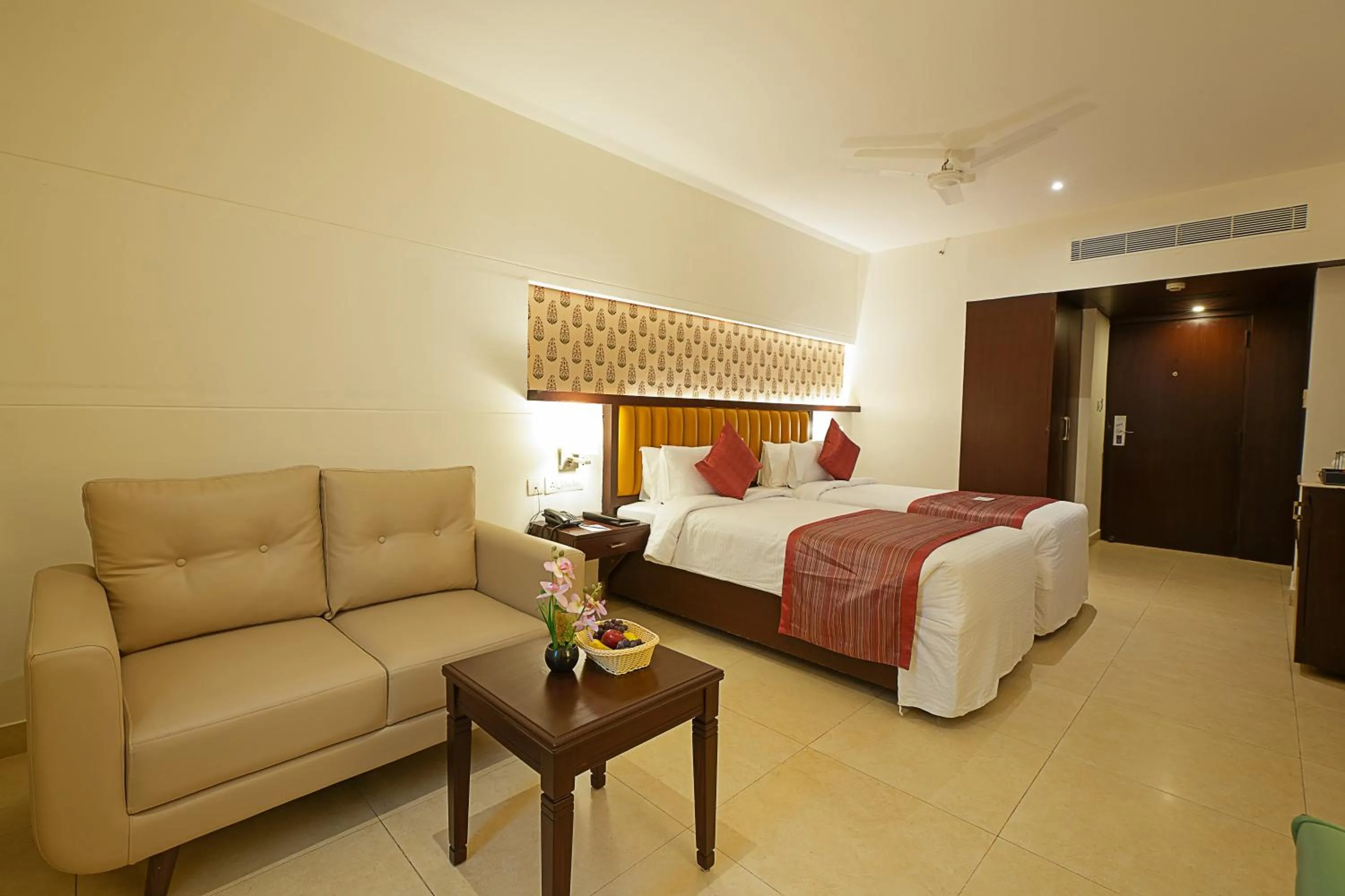 Bedroom, Bed in Grand Continent Secunderabad A Sarovar Portico Affiliate Hotel