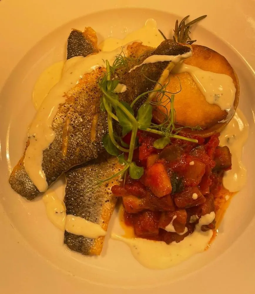 Restaurant/places to eat in Kings Arms Hotel