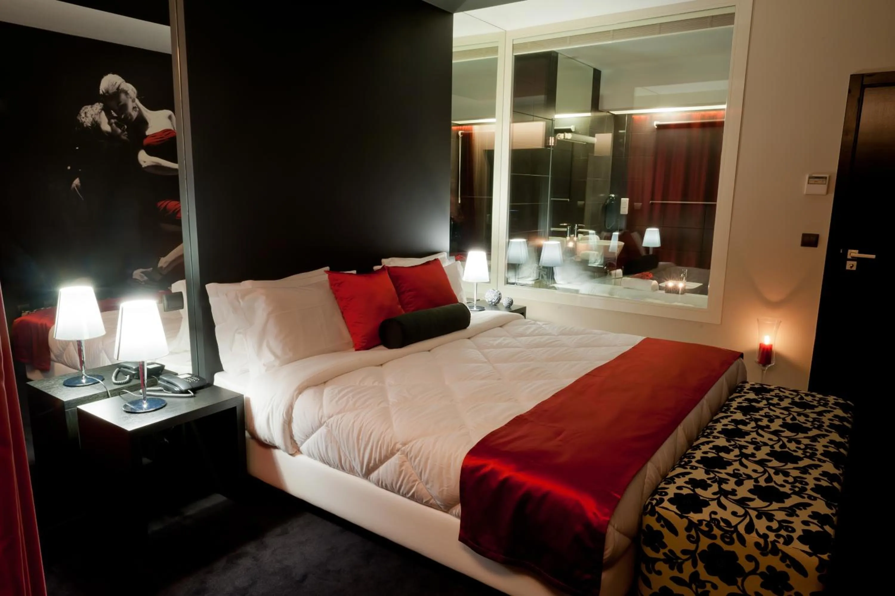 Bedroom, Bed in Vinyl M Hotel - Adults Only