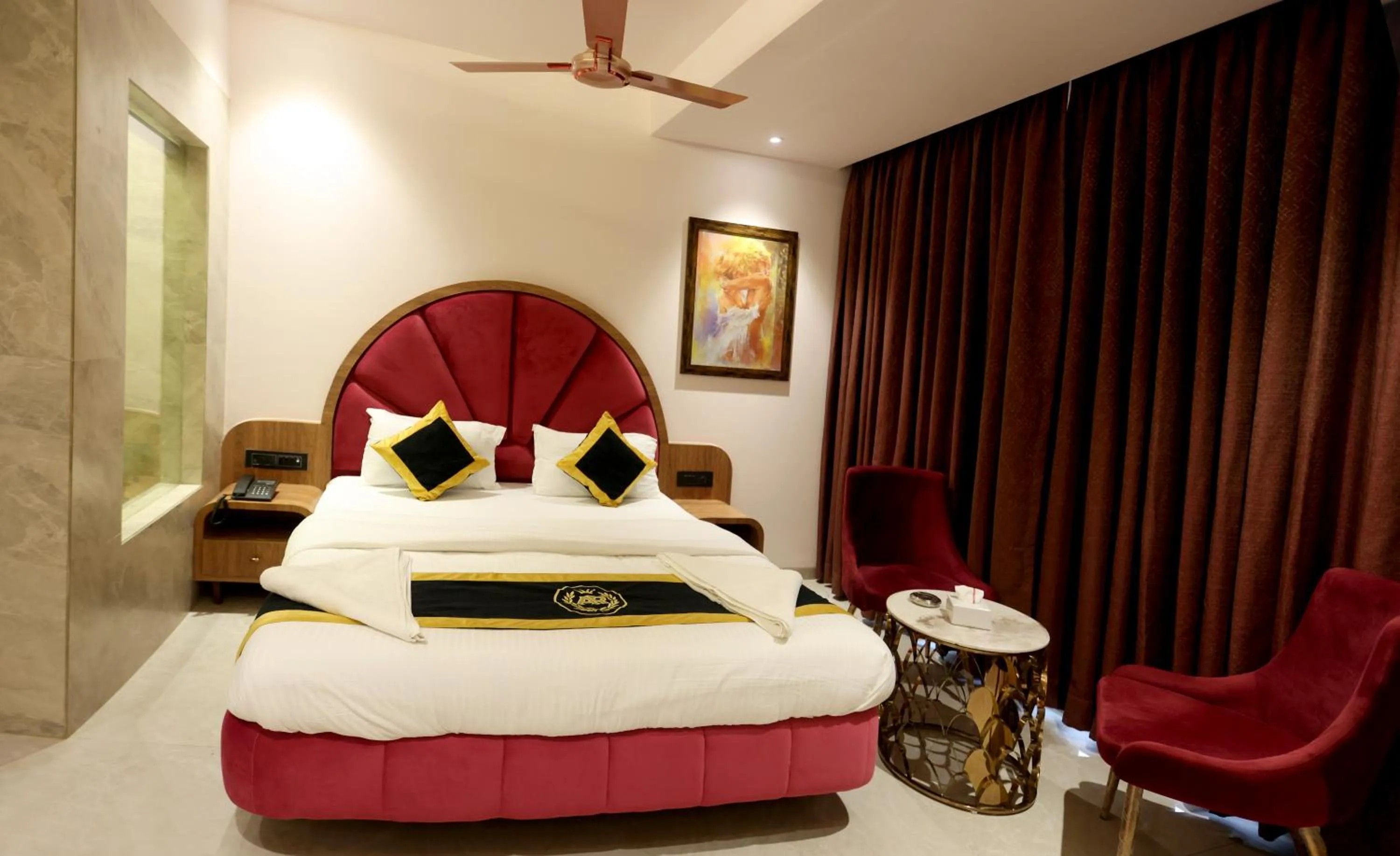 Bed in Hotel A R Paradise