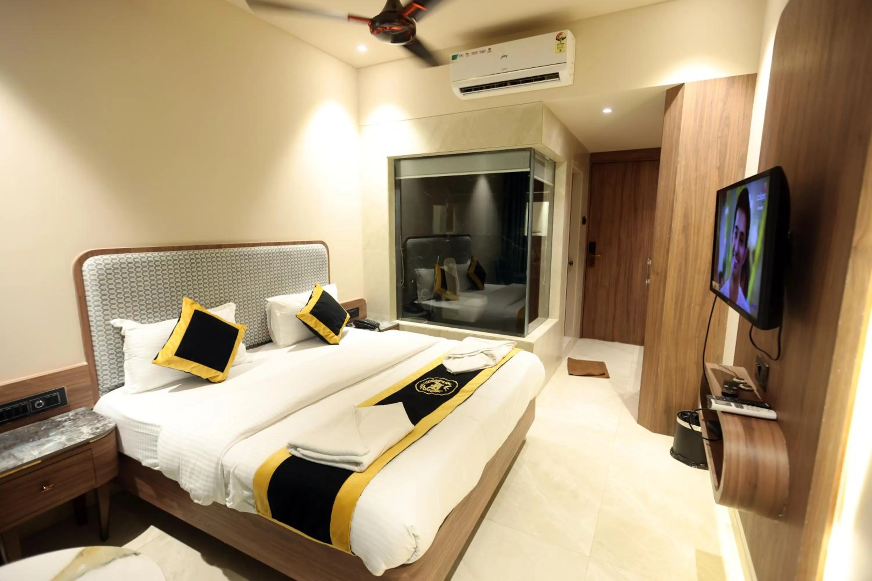 Bed in Hotel A R Paradise